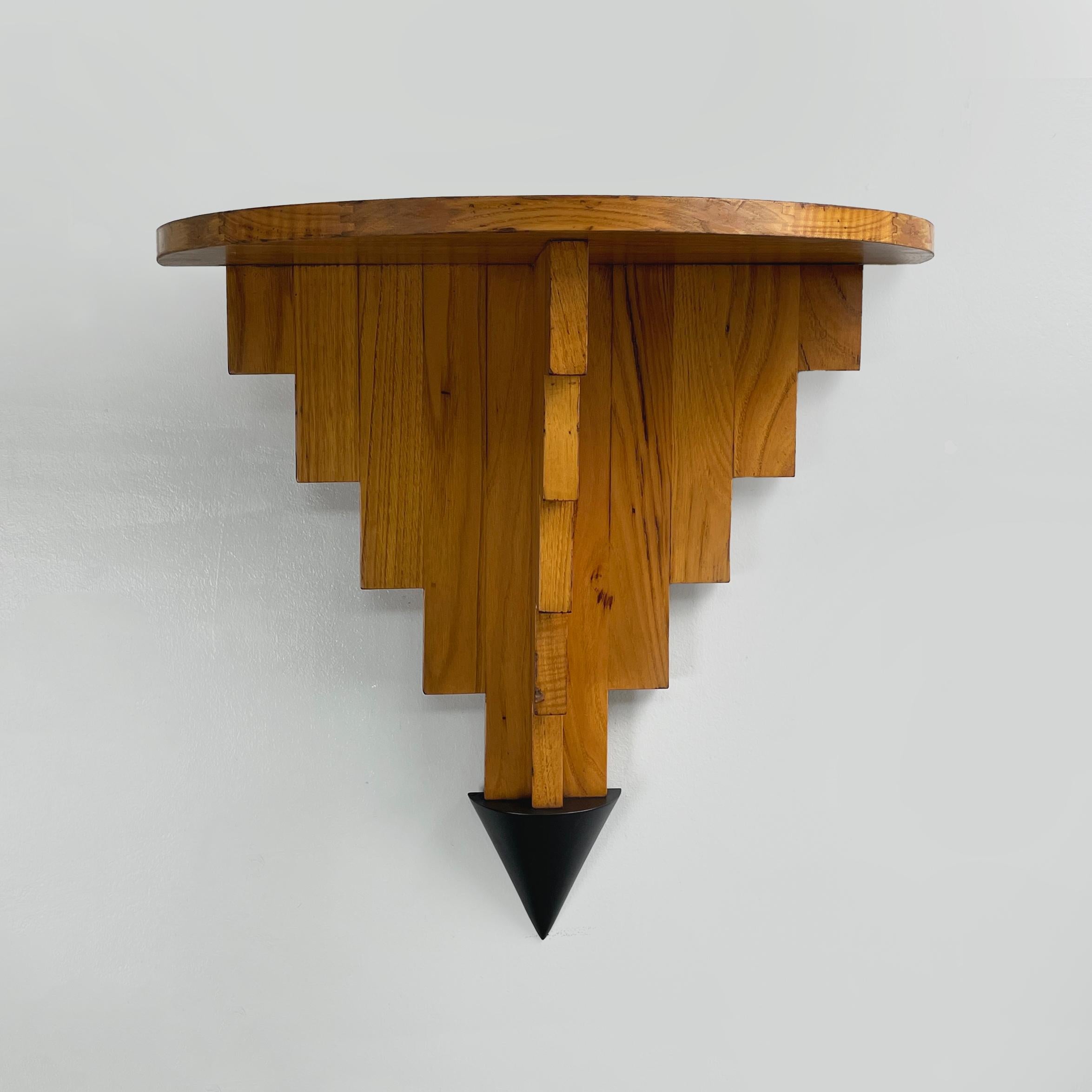 Italienisches modernes geometrisches Wandregal aus Holz, modern, 1980er Jahre (Moderne) im Angebot