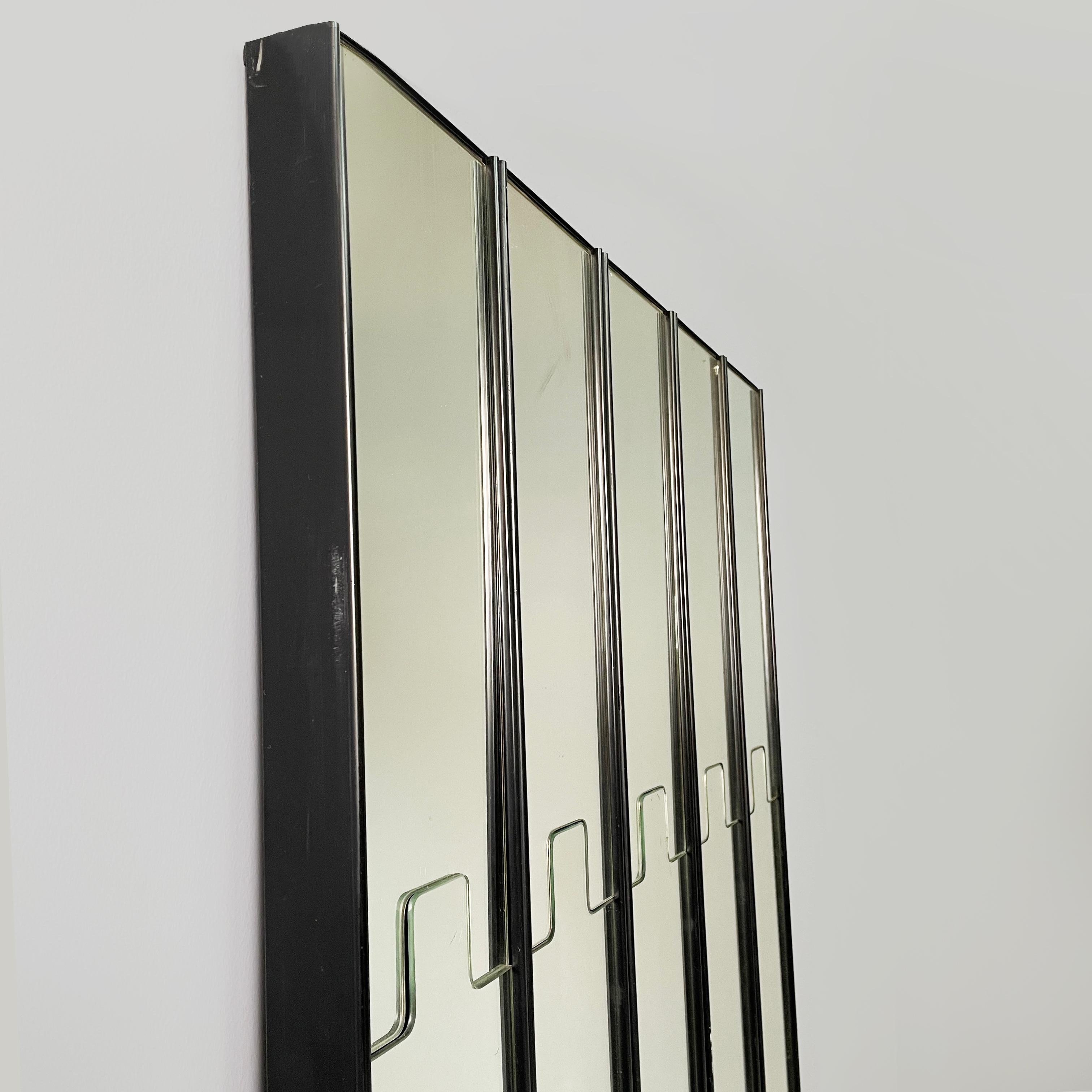 Italian modern wall mirror hanger Gronda by Luciano Bertoncini for Elco, 1970s In Good Condition For Sale In MIlano, IT
