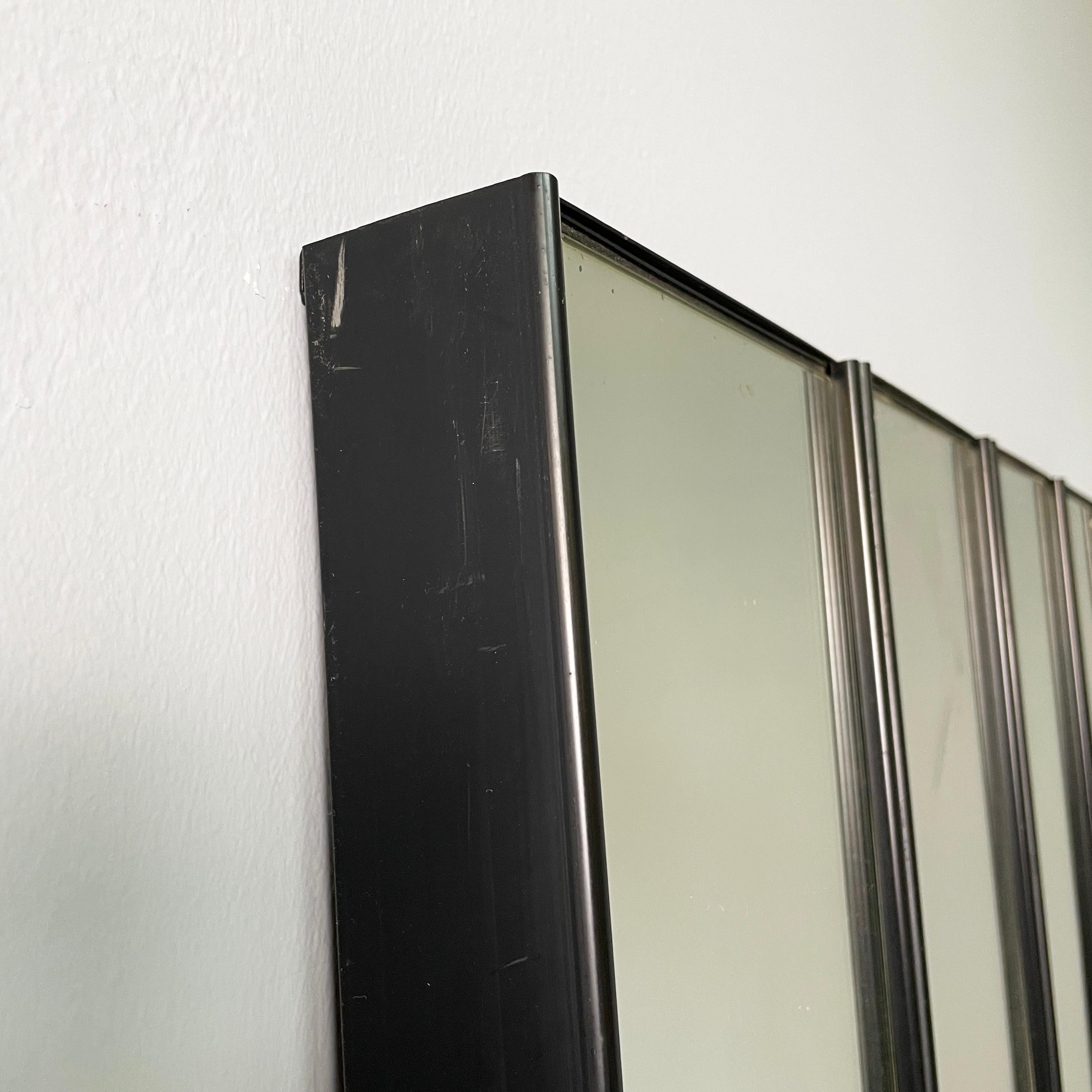 Late 20th Century Italian modern wall mirror hanger Gronda by Luciano Bertoncini for Elco, 1970s in vendita