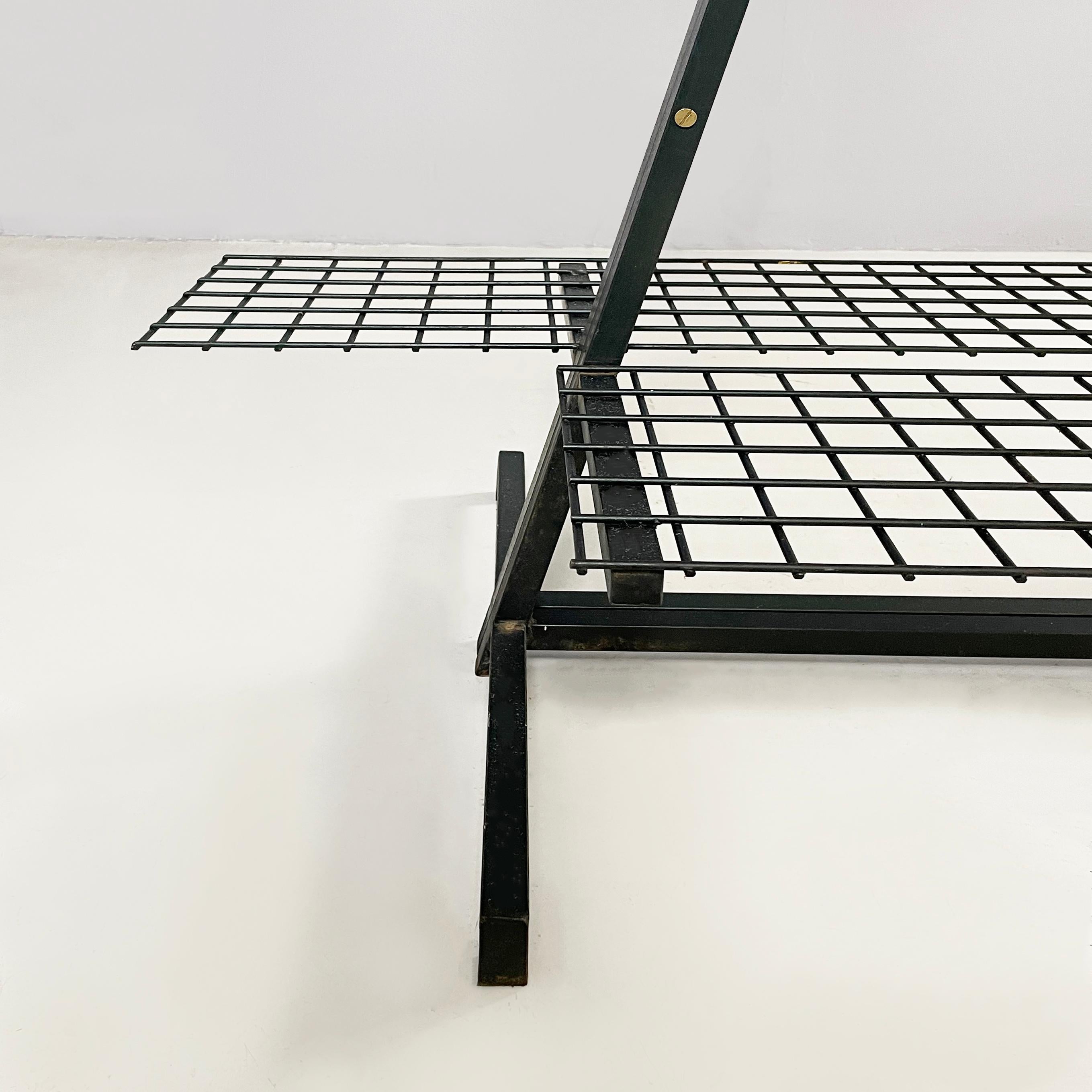 Italienische moderne Wand o selbsttragende Bücherregale aus dunkelgrünem Metall, 1980er Jahre im Angebot 12
