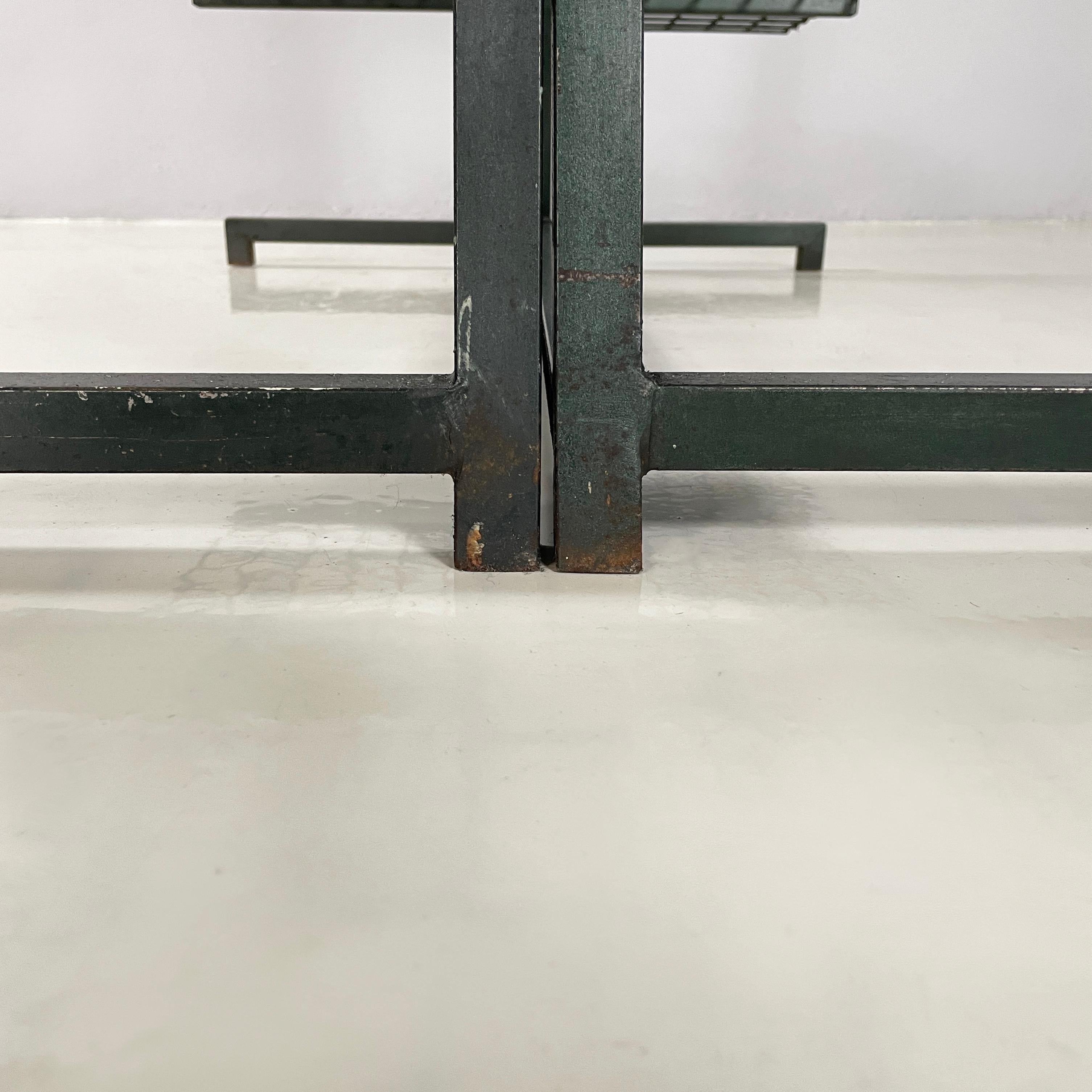 Italienische moderne Wand o selbsttragende Bücherregale aus dunkelgrünem Metall, 1980er Jahre im Angebot 14