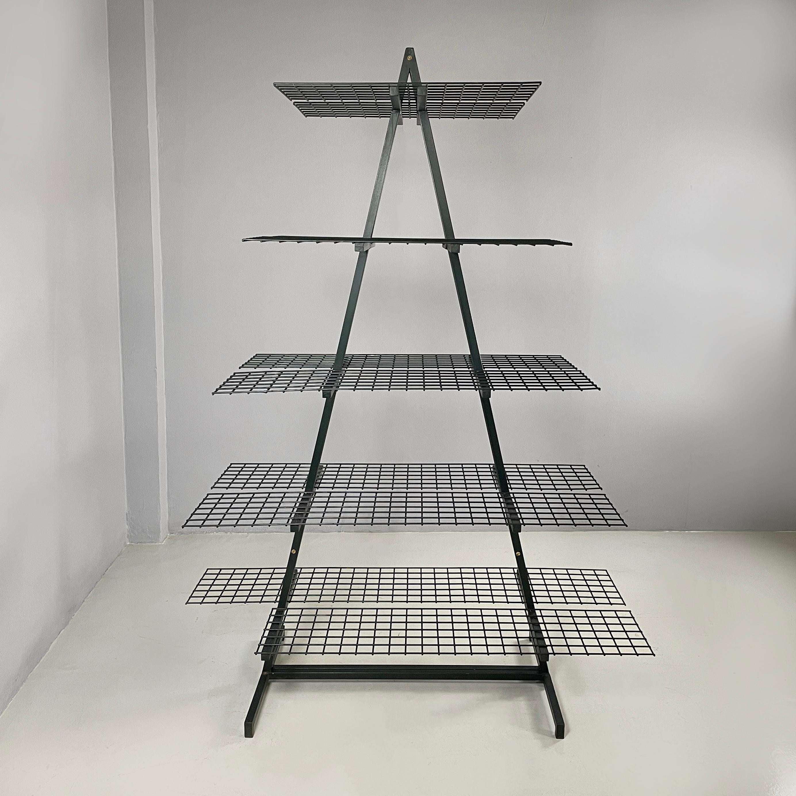 Italienische moderne Wand o selbsttragende Bücherregale aus dunkelgrünem Metall, 1980er Jahre im Zustand „Gut“ im Angebot in MIlano, IT