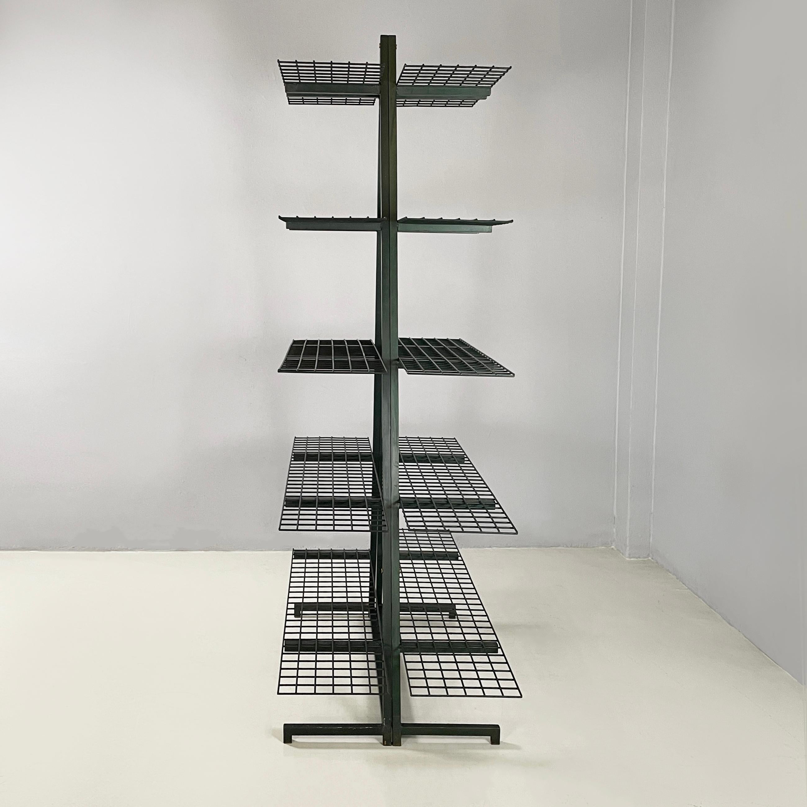 Italienische moderne Wand o selbsttragende Bücherregale aus dunkelgrünem Metall, 1980er Jahre im Angebot 1
