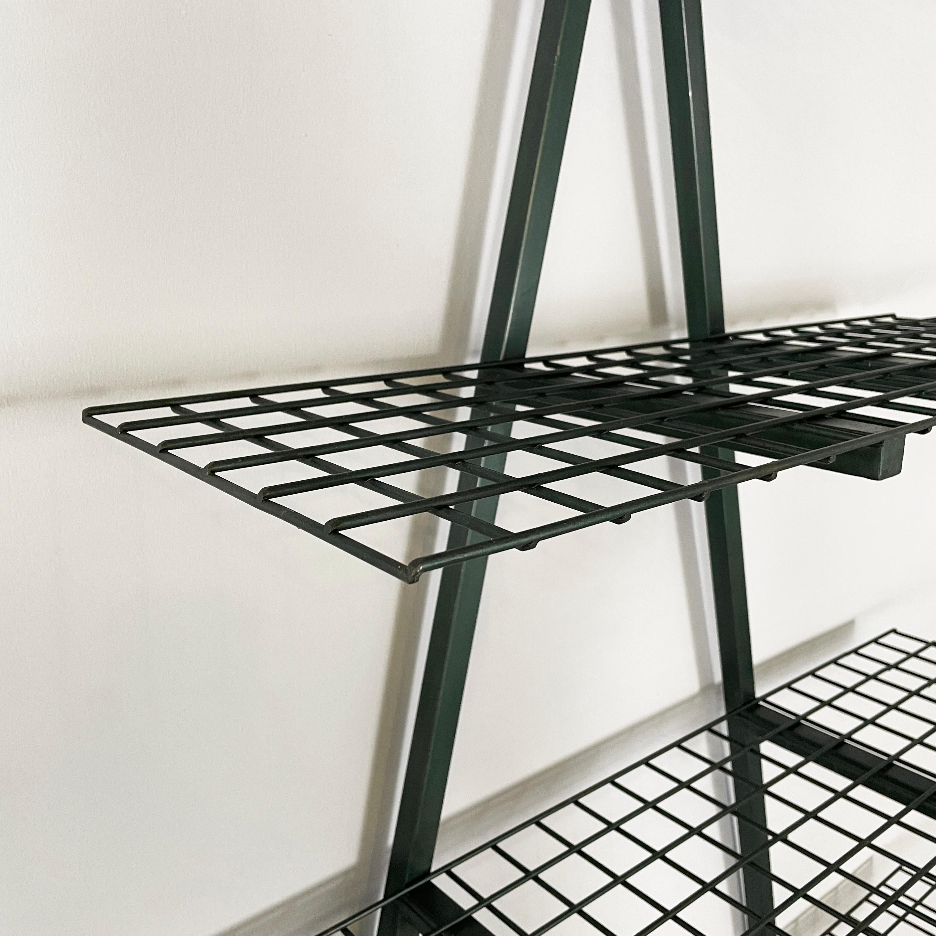 Italienische moderne Wand o selbsttragende Bücherregale aus dunkelgrünem Metall, 1980er Jahre im Angebot 4