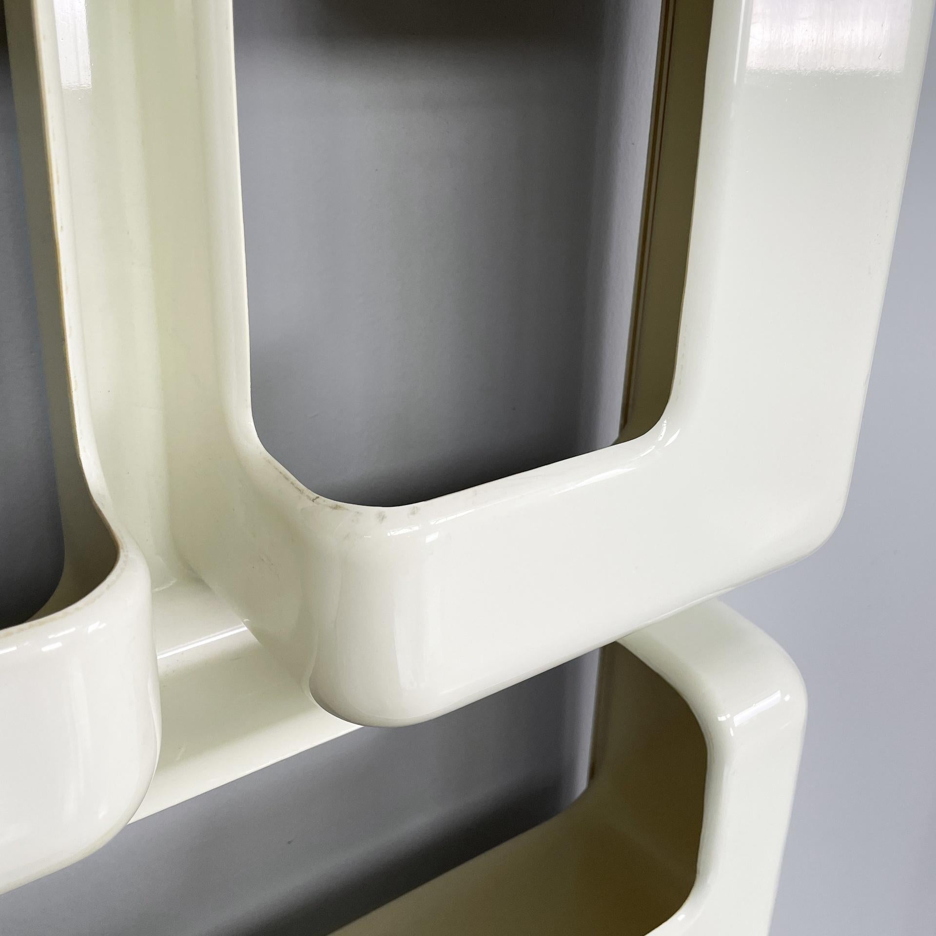 Plastica Italian modern wall storage Utensilo by Giorgio de Ferrari for Elco, 1970s in vendita