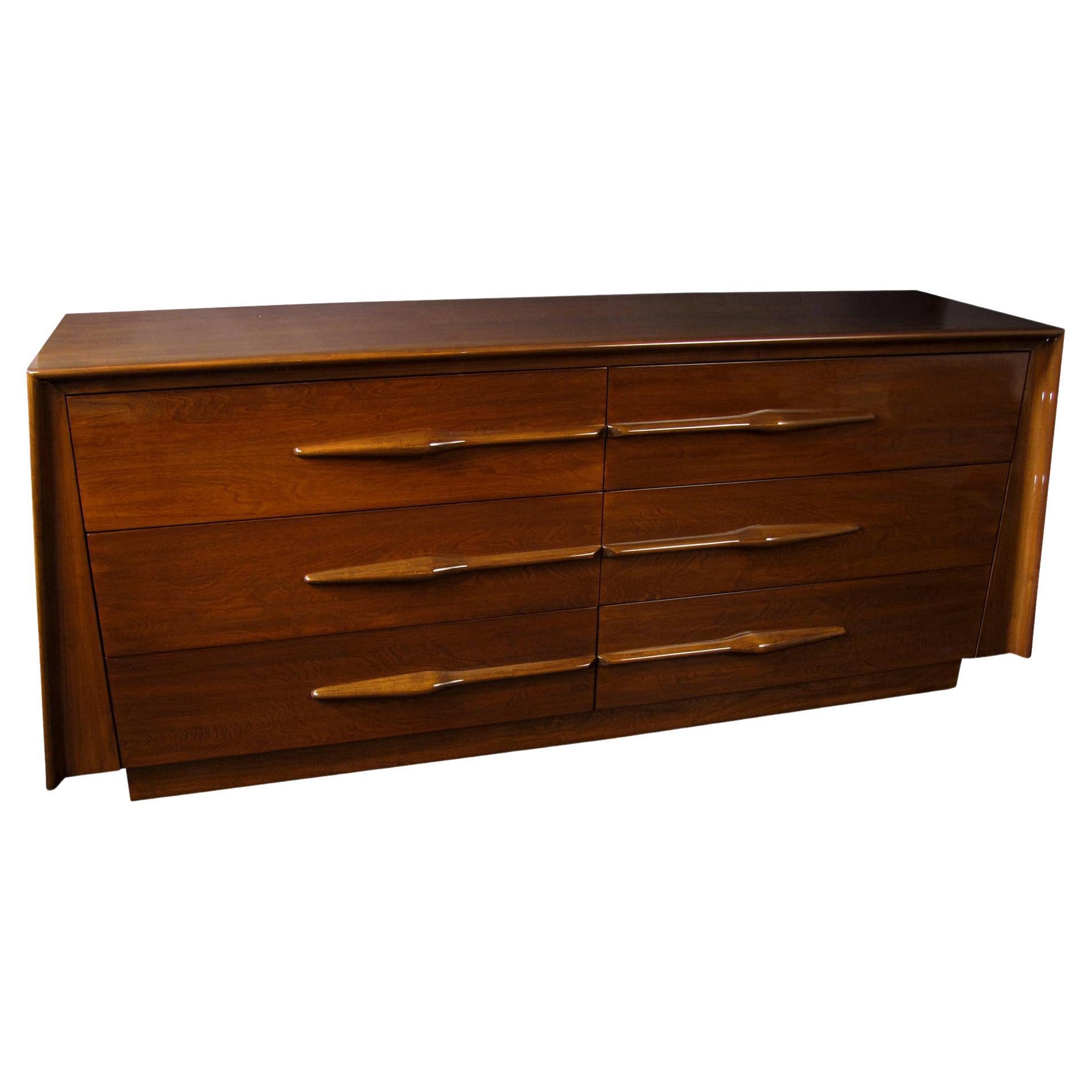 Italian Modern Walnut 6 Drawer Dresser, Melchiorre Bega For Sale