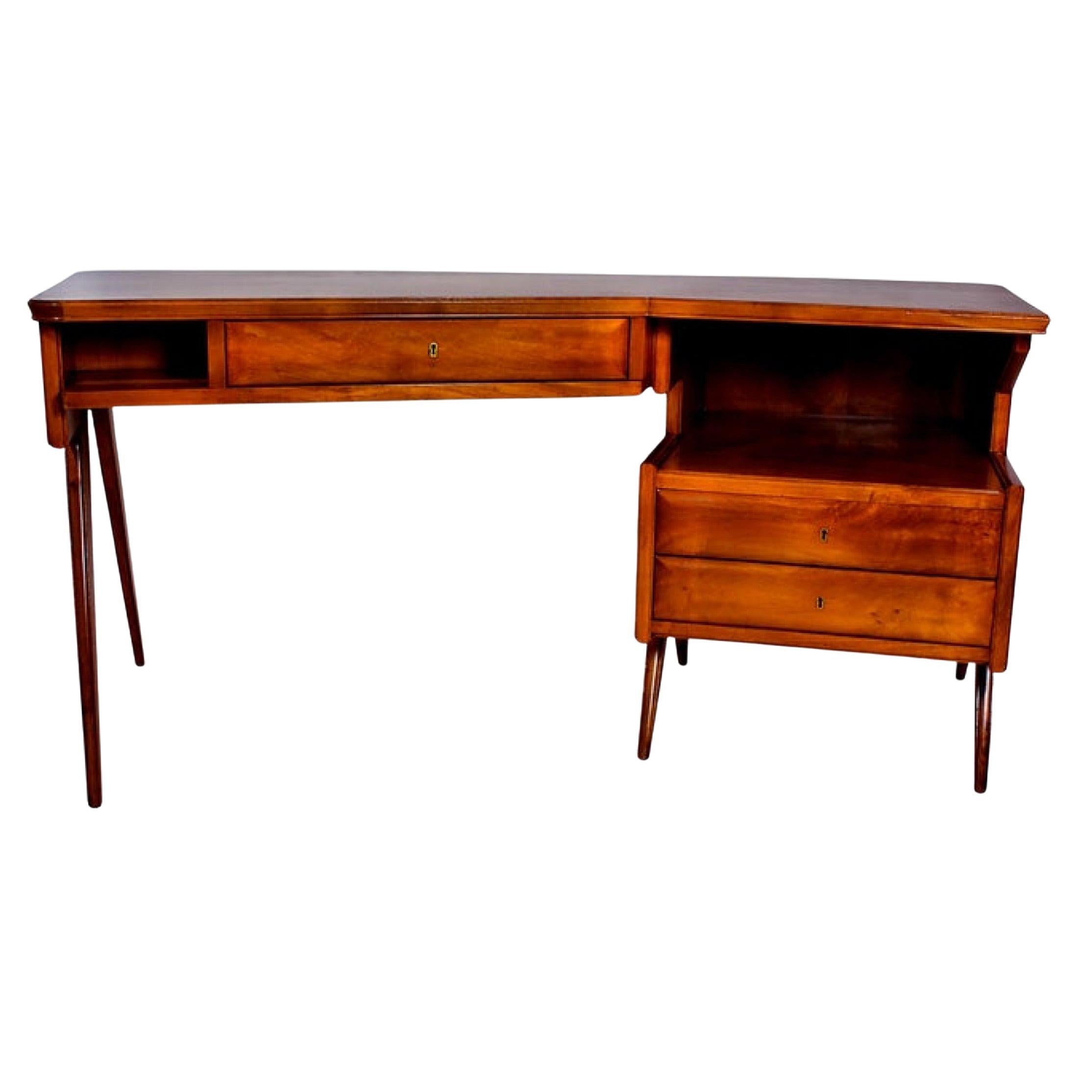 Italian Mid-Century Modern Walnut and Rootwood Desk, attributed to Gio Ponti.