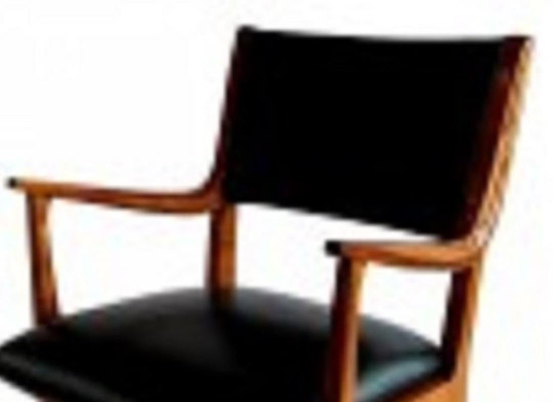 Hand-Crafted Italian Modern Walnut Armchair, Attributed to Franco Campo and Carlo Graffi For Sale