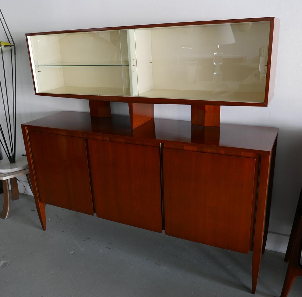 Italian Modern Walnut Cabinet by Gio Ponti for M. Singer & Sons In Excellent Condition For Sale In Hollywood, FL