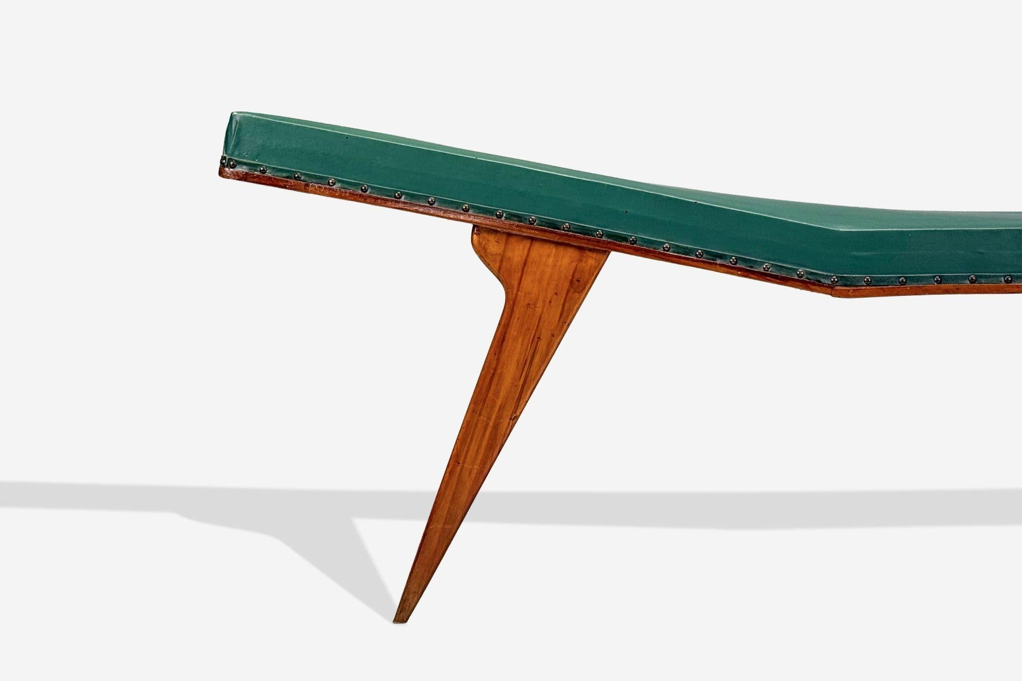 Italienische Moderne, Nussbaum, Kunstleder, Chaiselongue, Italien, 1950er Jahre (Mitte des 20. Jahrhunderts) im Angebot