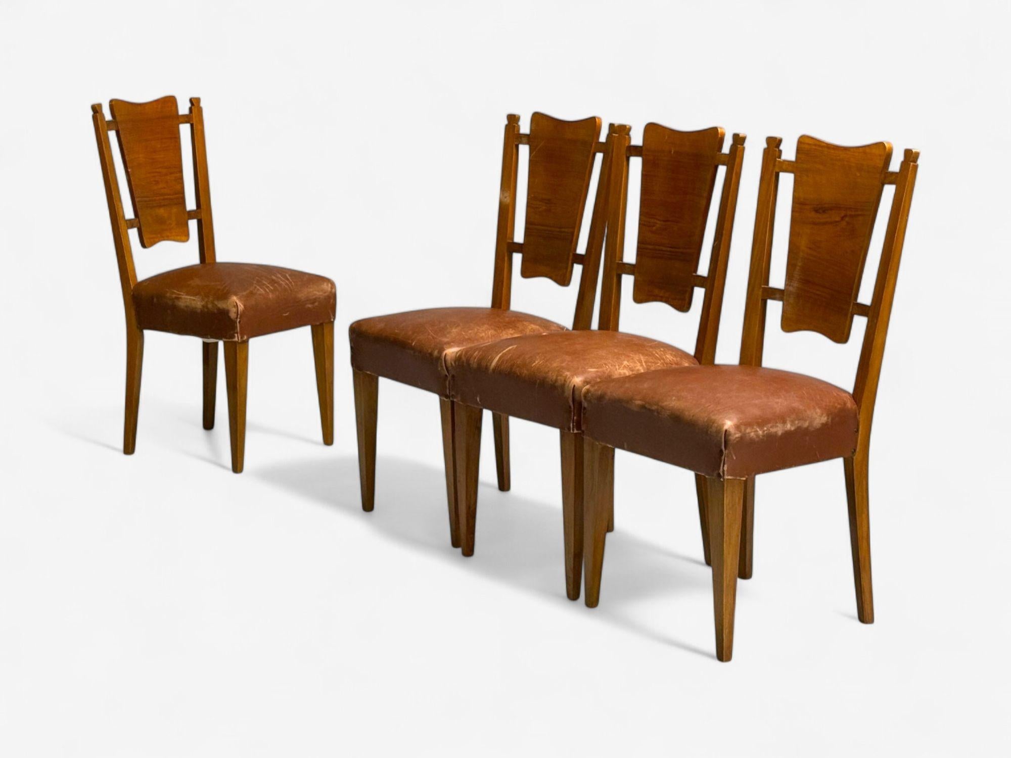 Mid-Century Modern Huit chaises de salle à manger modernes italiennes en noyer et simili-cuir, Italie, années 1950 en vente