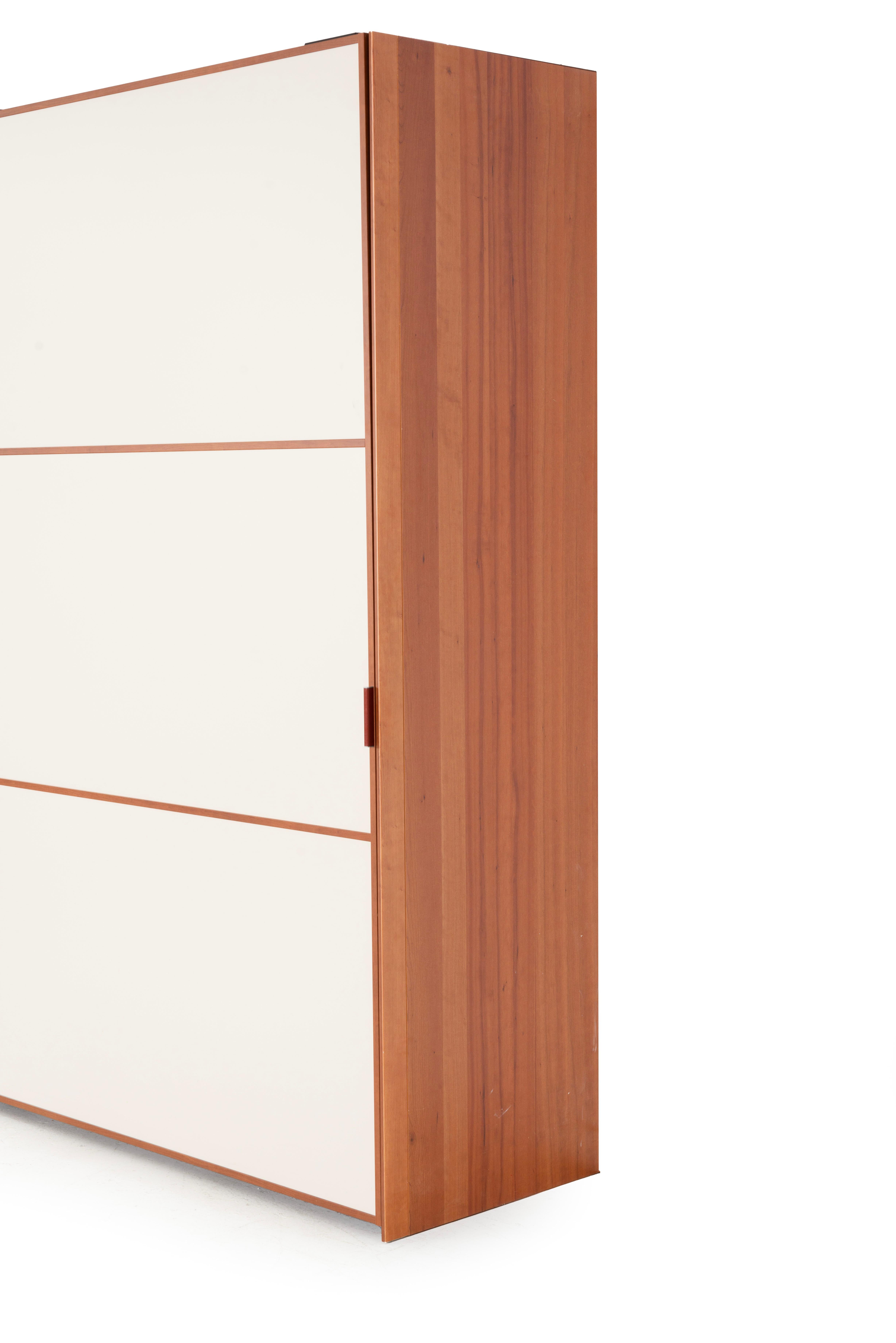 Italienische Modern Garderobe im Zustand „Gut“ in Chicago, IL