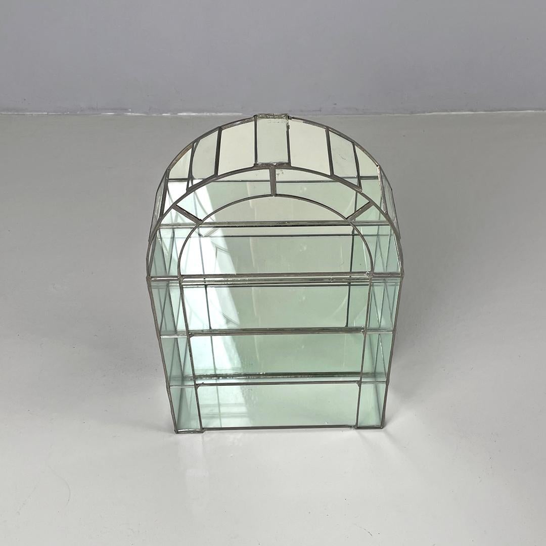 Modern Italian modern welded glass and mirror display with three shelves, 1980s