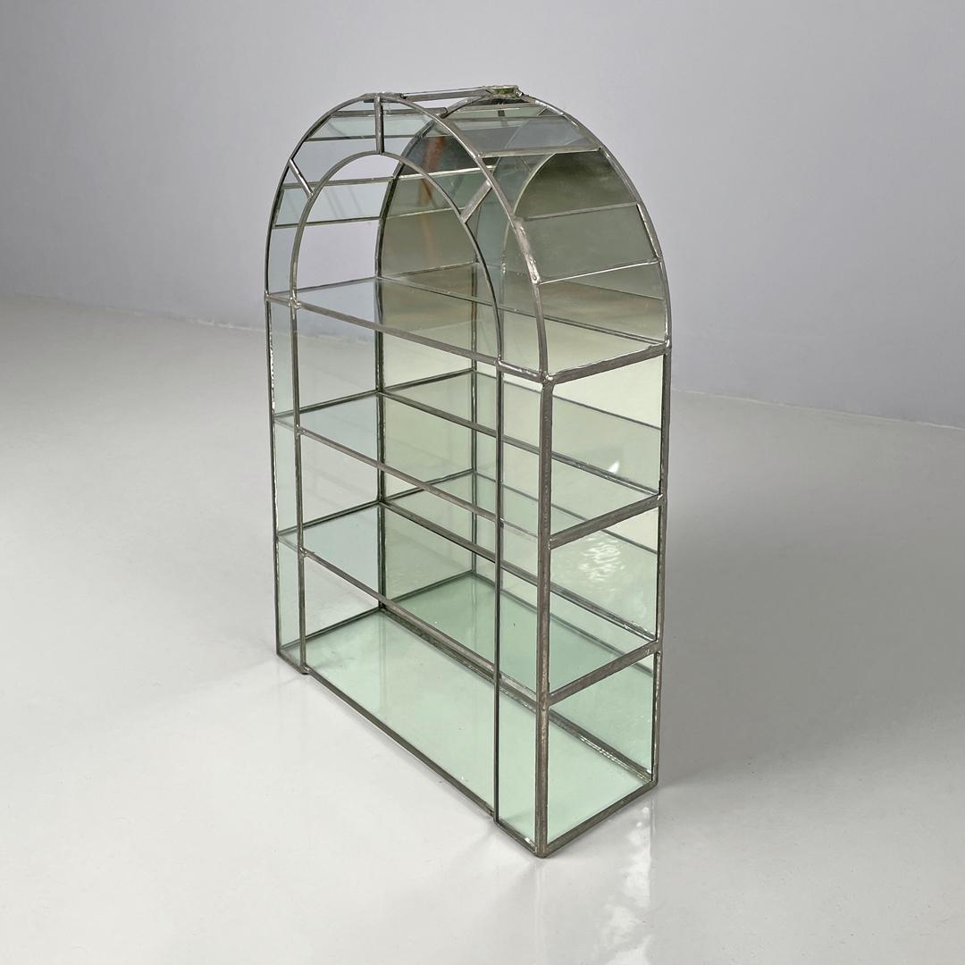 Italian modern welded glass and mirror display with three shelves, 1980s In Fair Condition In MIlano, IT