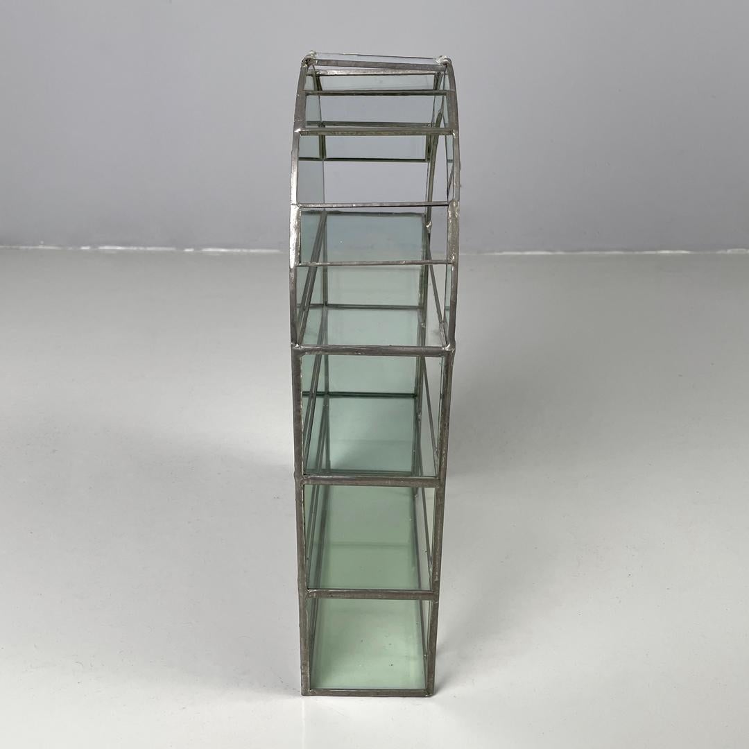 Italian modern welded glass and mirror display with three shelves, 1980s 1