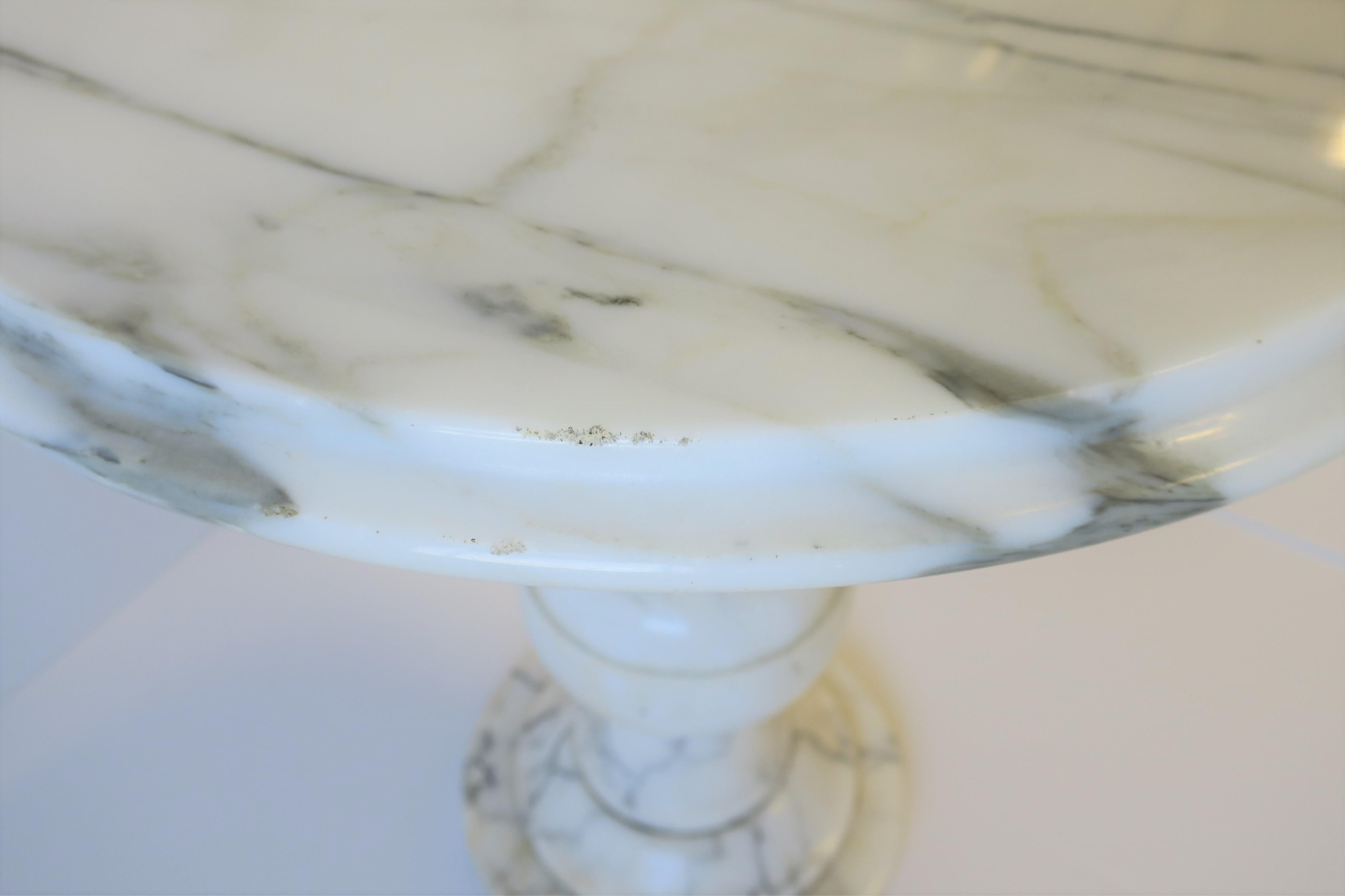 Italian White and Black Marble Round Side or Drinks Table For Sale 8