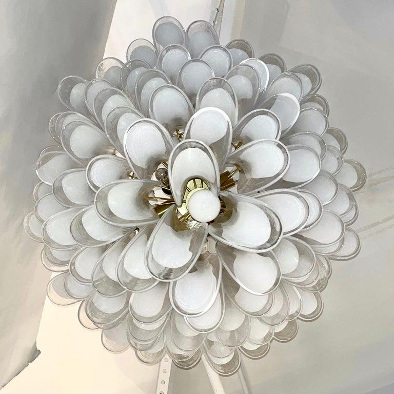 Italian Modern White and Crystal Clear Saddle Leaf Murano Glass Gold Chandelier In New Condition For Sale In New York, NY