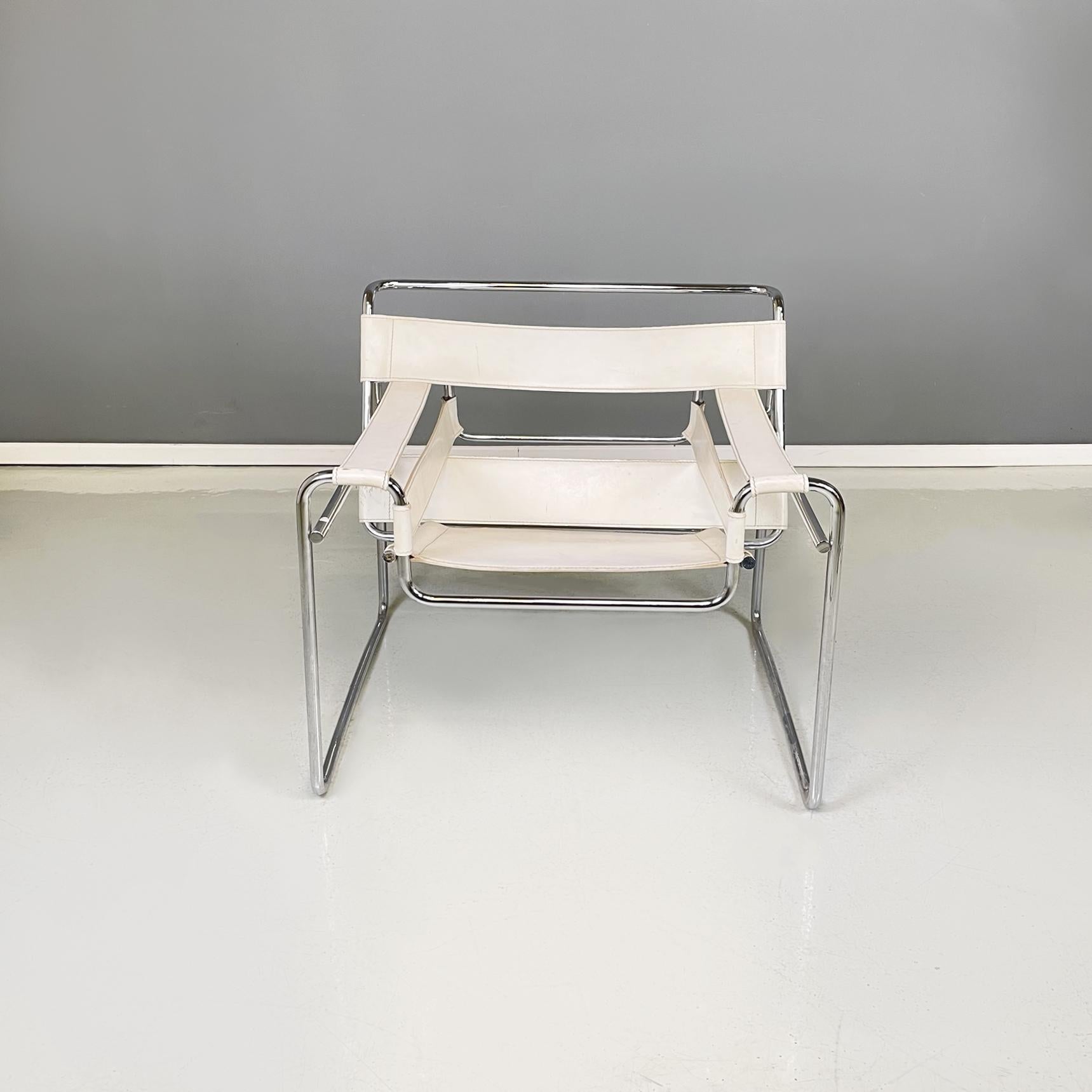 Fauteuil blanc moderne italien Wassily B3 de Marcel Breuer pour Gavina, années 1960
Fauteuil iconique mod. Wassily, également connu sous le nom de mod. B3, avec une assise rectangulaire en cuir blanc. La structure, qui accueille les différentes