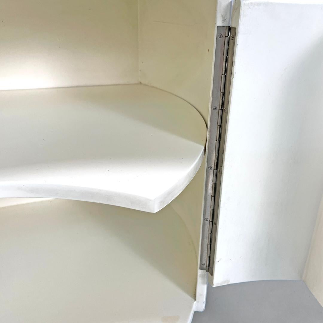 Italian modern white bedside tables Aiace by Benatti, 1970s For Sale 10