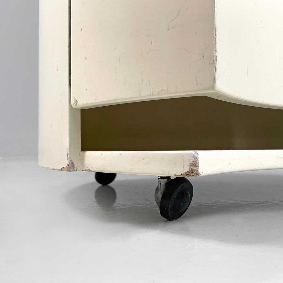 Italian modern white bedside tables Aiace by Benatti, 1970s For Sale 13