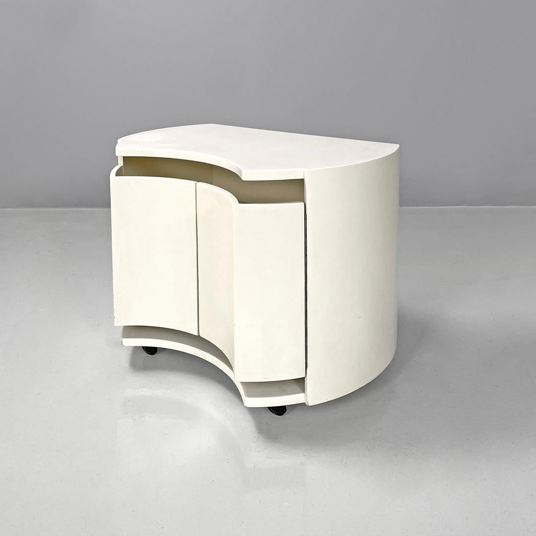 Modern Italian modern white bedside tables Aiace by Benatti, 1970s For Sale