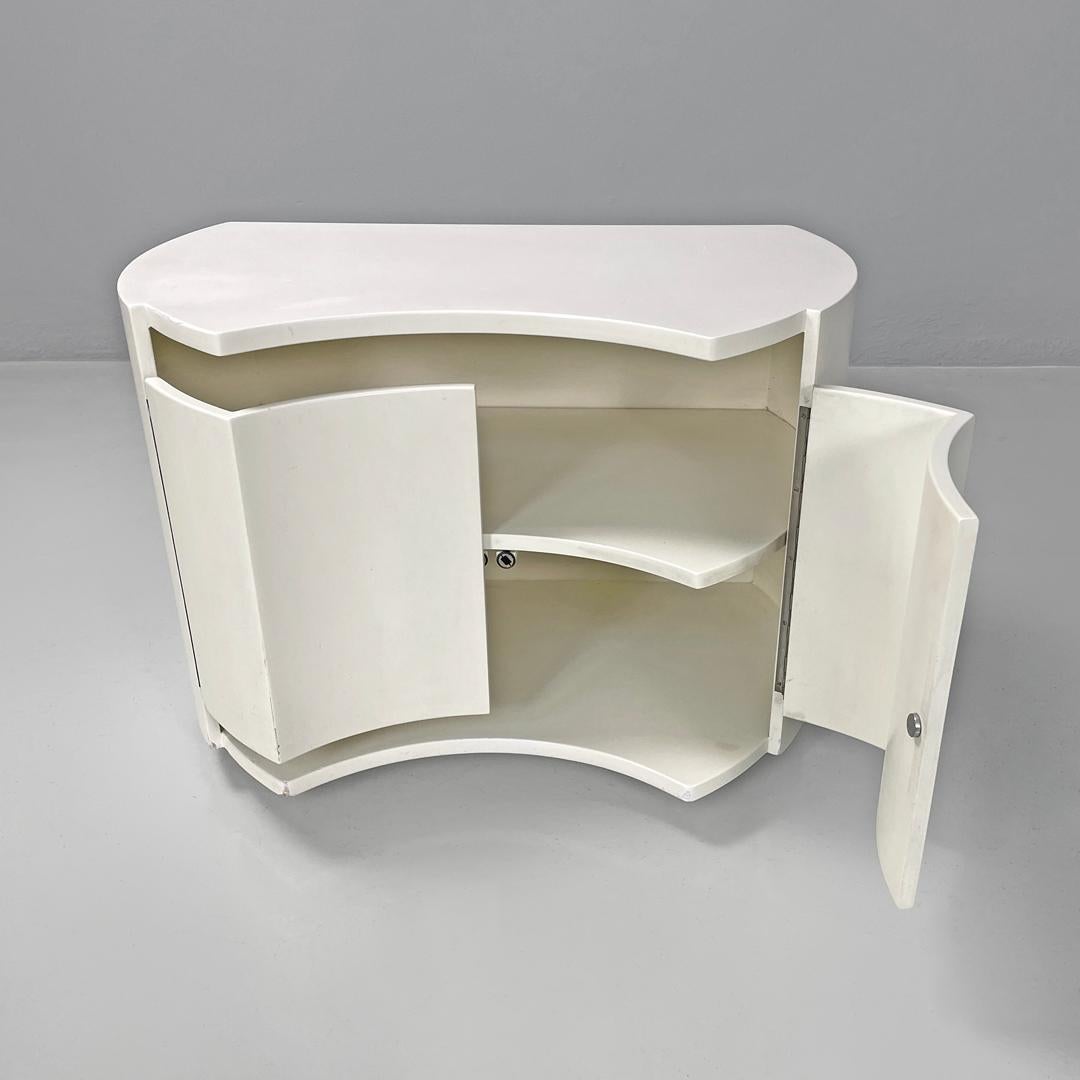 Italian modern white bedside tables Aiace by Benatti, 1970s For Sale 3