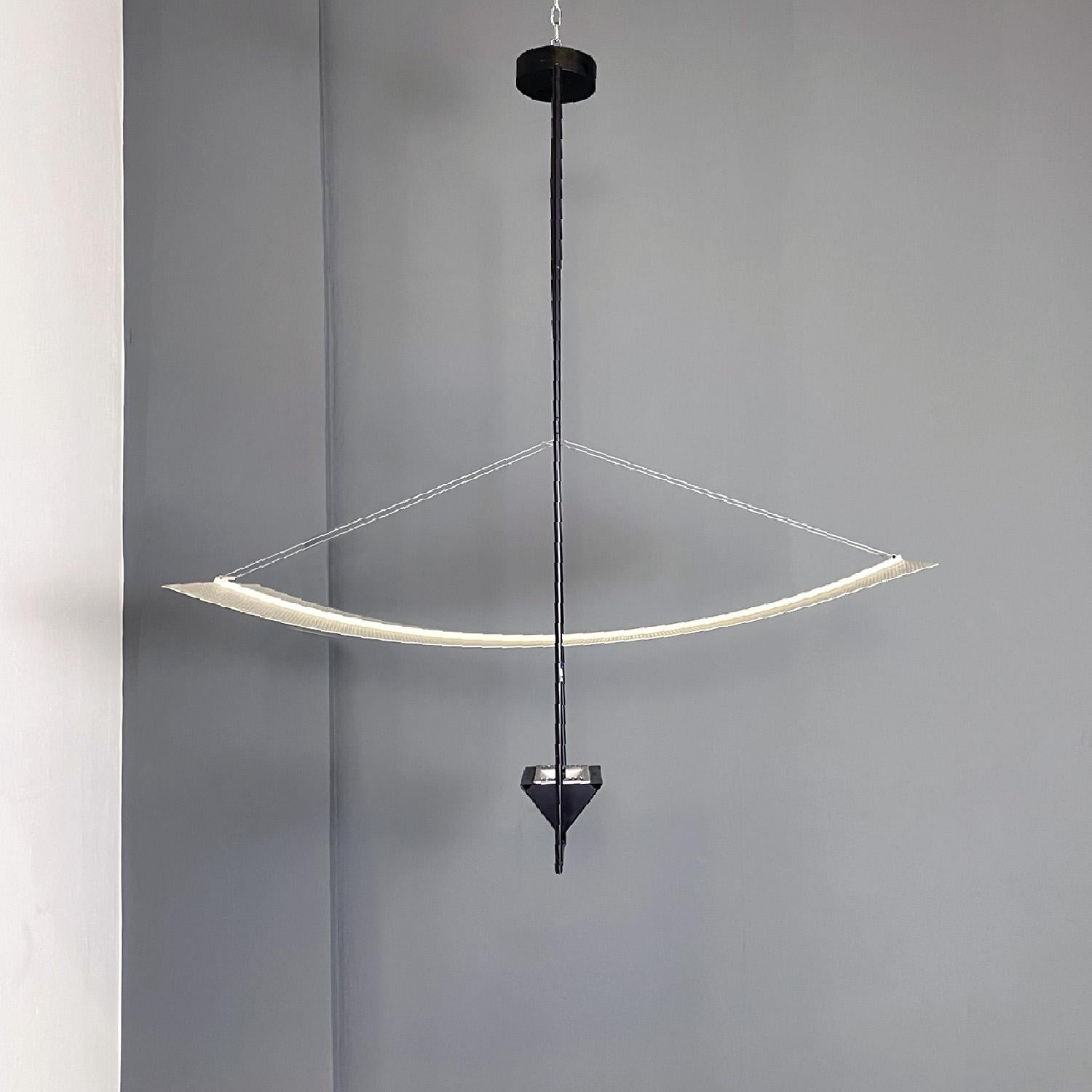 Italian modern white black chandelier Zefiro by Mario Botta for Artemide, 1990s In Good Condition For Sale In MIlano, IT