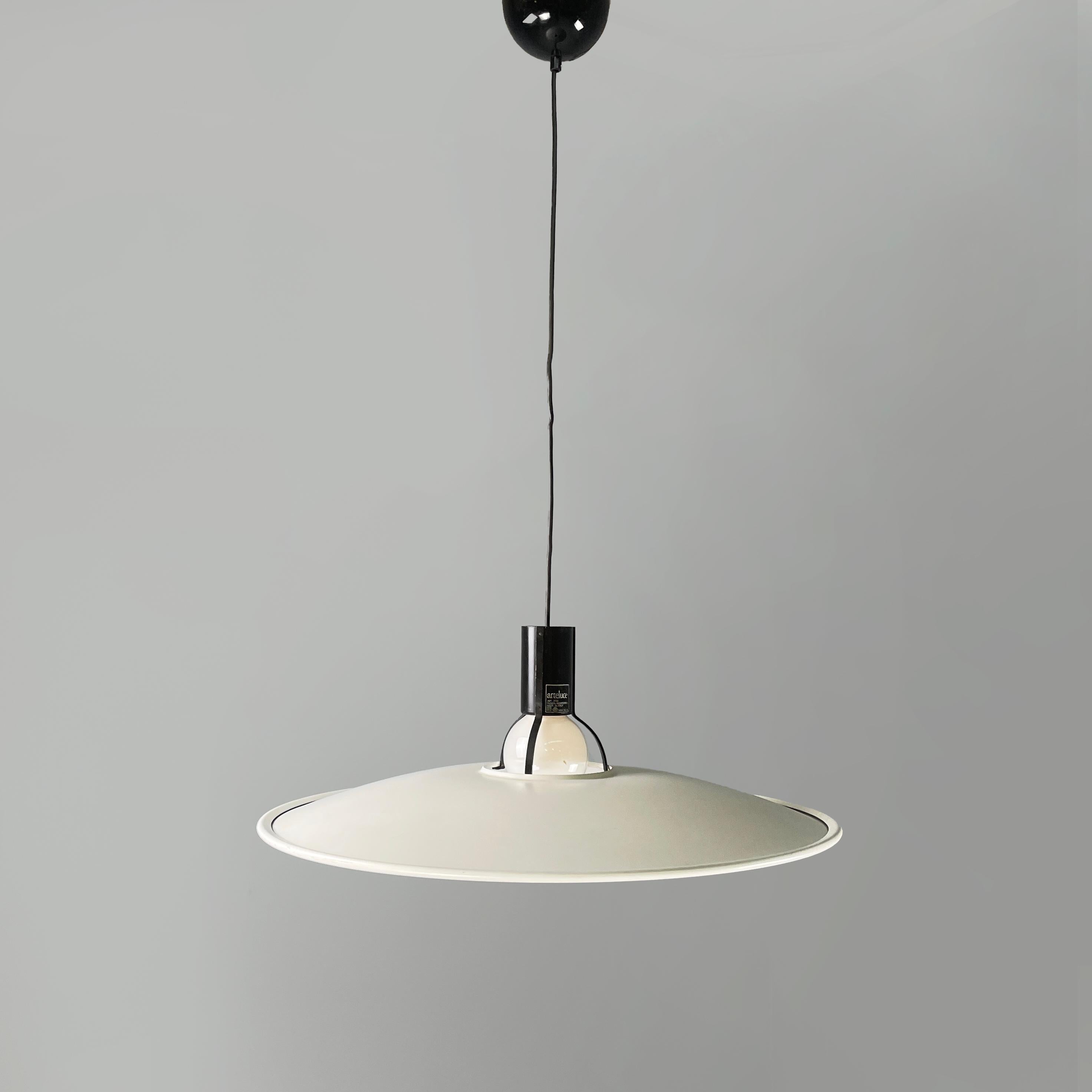 Italian modern White and black metal Chandelier 2133 by Gino Sarfatti for Arteluce, 1970s
Chandelier mod. 2133 with round lampshade in matt white painted metal with folded metal edge around the entire perimeter. In the center there is the black