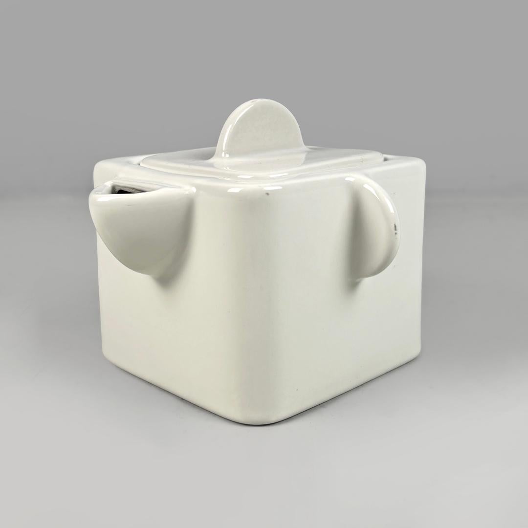 Tetera moderna italiana de cerámica blanca Angelo Mangiarotti Fratelli Brambilla, años 70 en venta 2