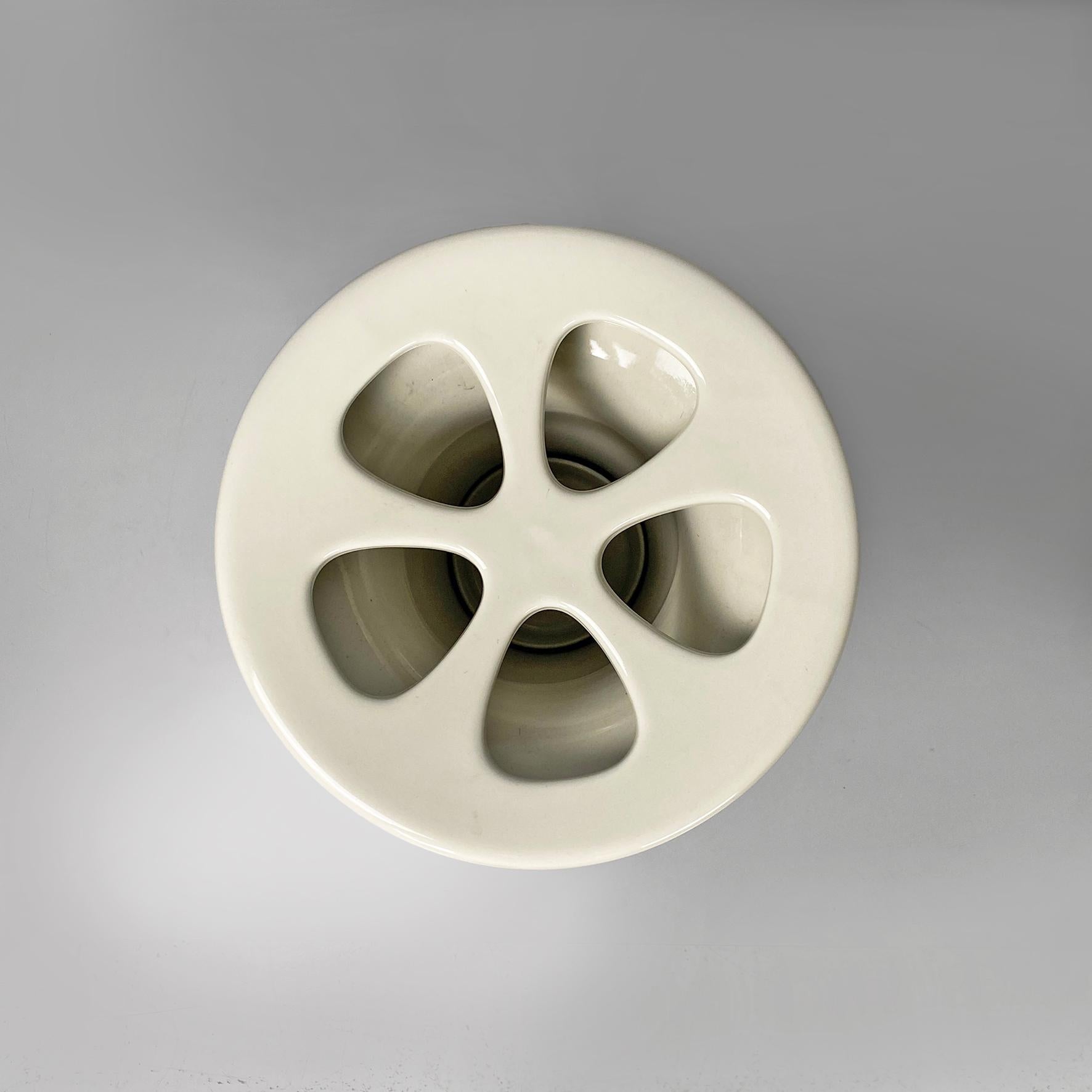 Italian modern white ceramic umbrella stand Mangiarotti Fratelli Brambilla 1970s In Good Condition For Sale In MIlano, IT