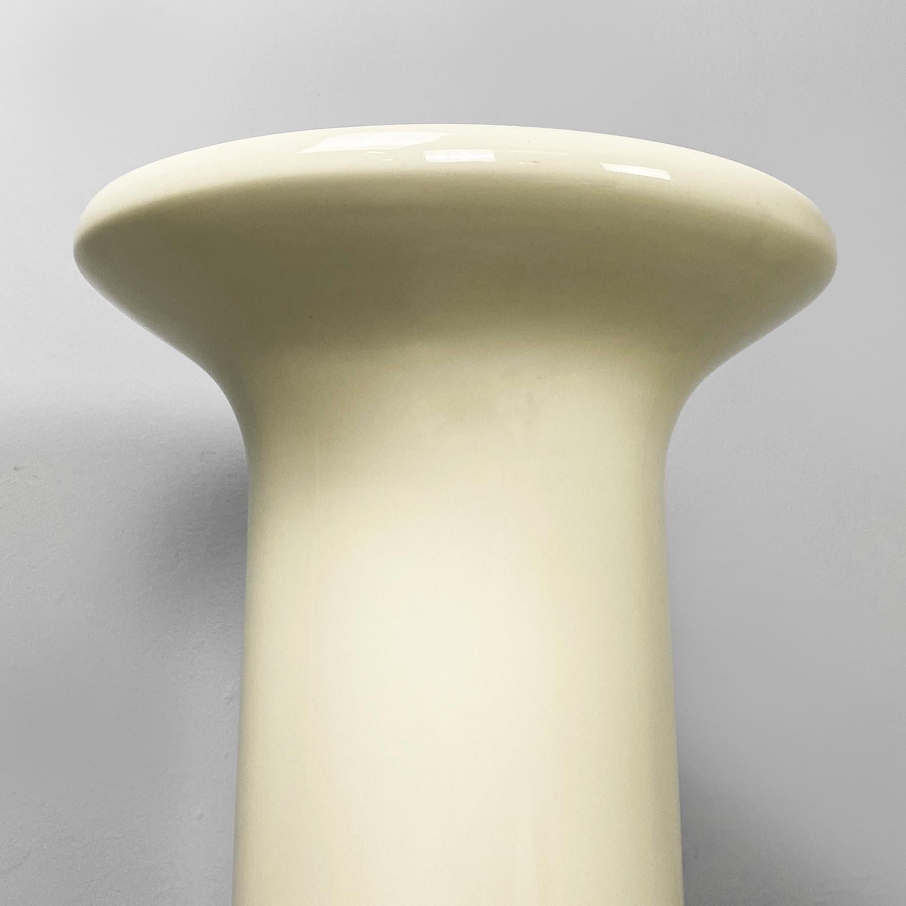 Late 20th Century Italian modern white ceramic umbrella stand Mangiarotti Fratelli Brambilla 1970s For Sale