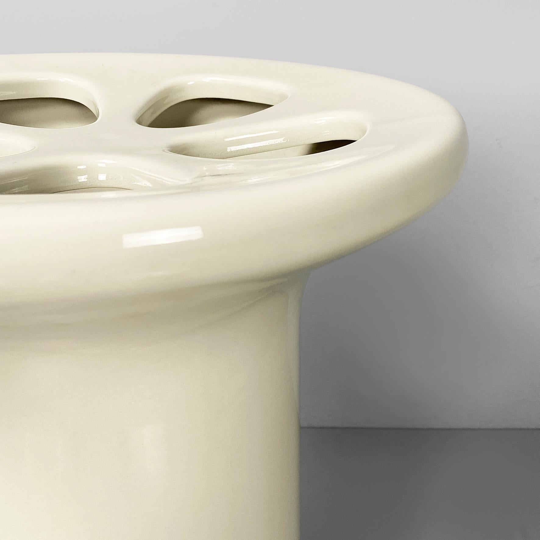 Ceramic Italian modern white ceramic umbrella stand Mangiarotti Fratelli Brambilla 1970s For Sale