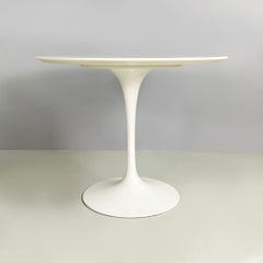 Italian modern White Dining table Tulip by Eero Saarinen for Knoll, 2011