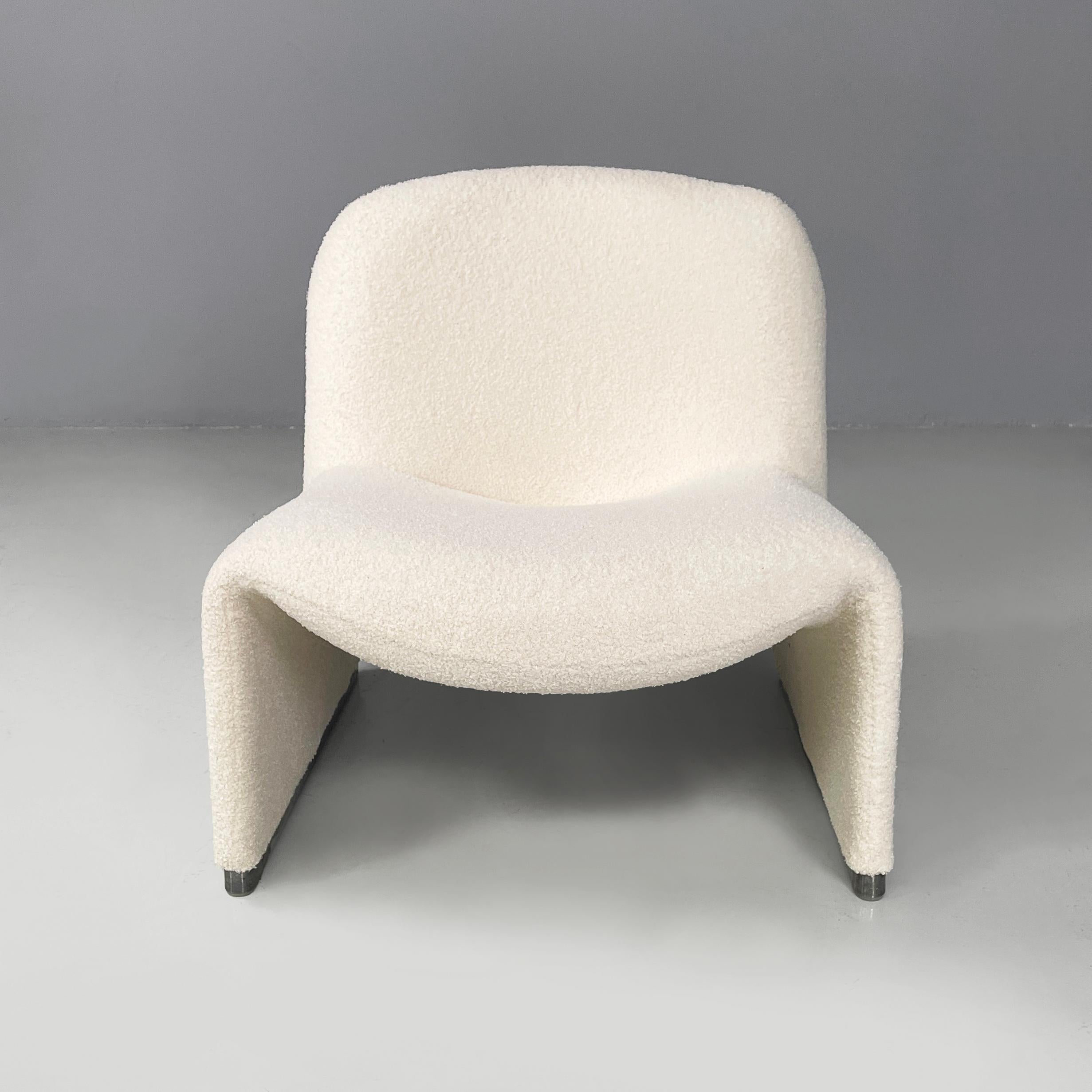 Sillones modernos italianos de tela de peluche blanca Alky de Giancarlo Piretti para Anonima Castelli, años 70
Pareja de sillones modelo Alky, completamente tapizados y revestidos en tela de peluche blanca. La estructura interna es monocasco. Pies