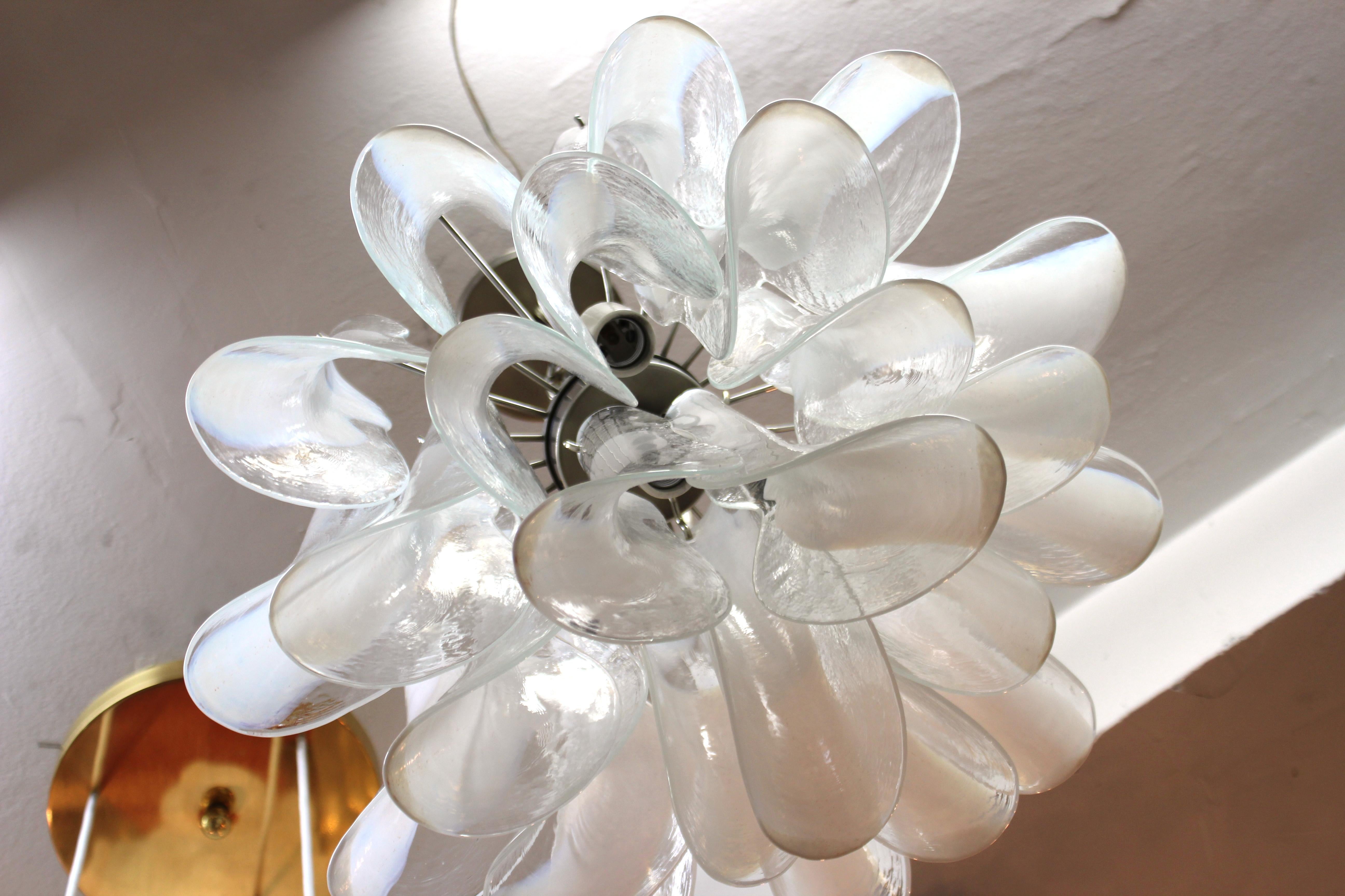 Italian Modern White Glass Handkerchief Chandelier In Good Condition In Astoria, NY