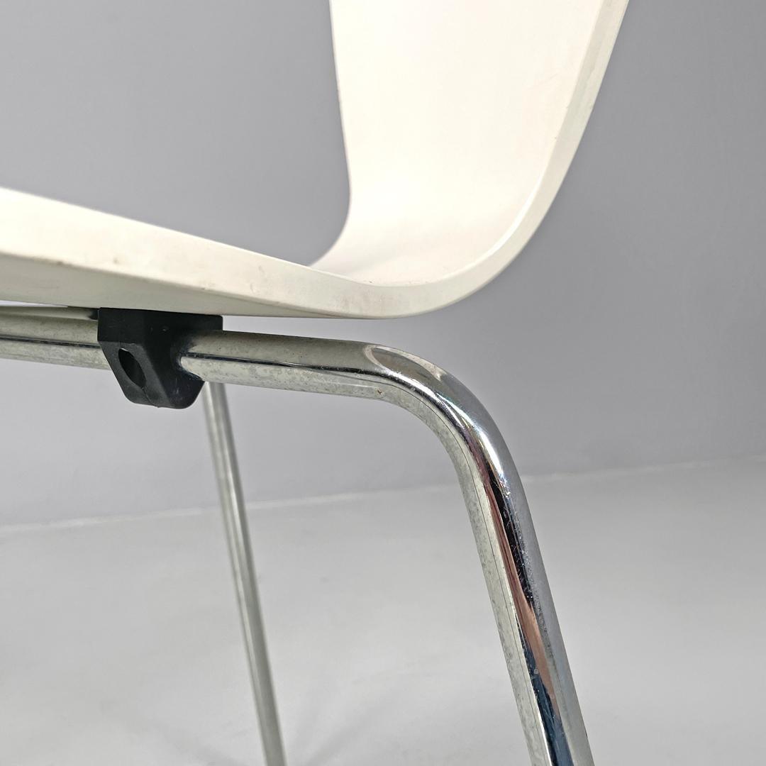 Italian modern white lacquered curved chairs, 1970s  For Sale 13