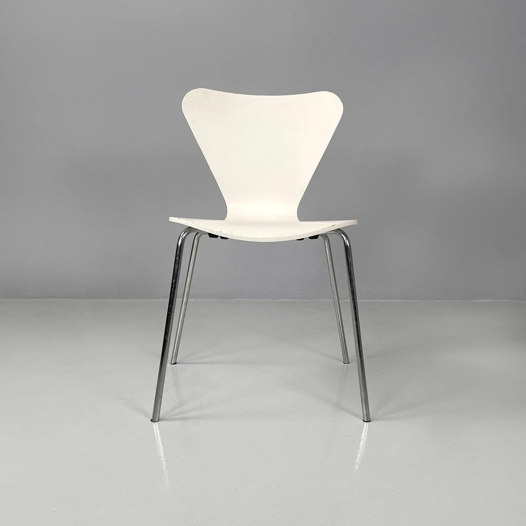 Italian modern white lacquered curved chairs, 1970s  In Good Condition For Sale In MIlano, IT