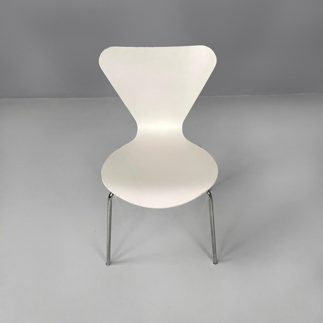 Italian modern white lacquered curved chairs, 1970s  For Sale 1
