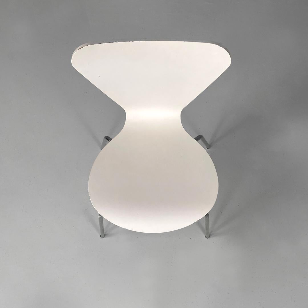 Italian modern white lacquered curved chairs, 1970s  For Sale 2