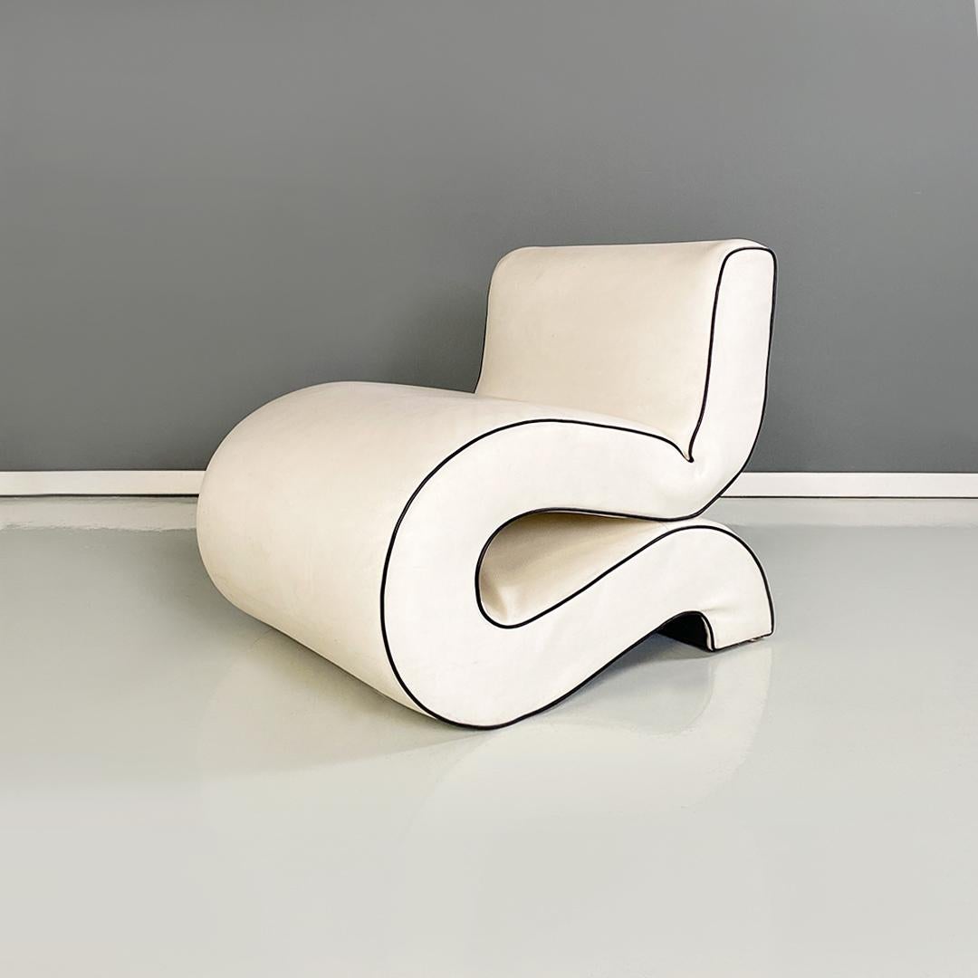 Italian Modern White Leather Curved Armchair by Augusto Betti for Habitat Faenza For Sale 6