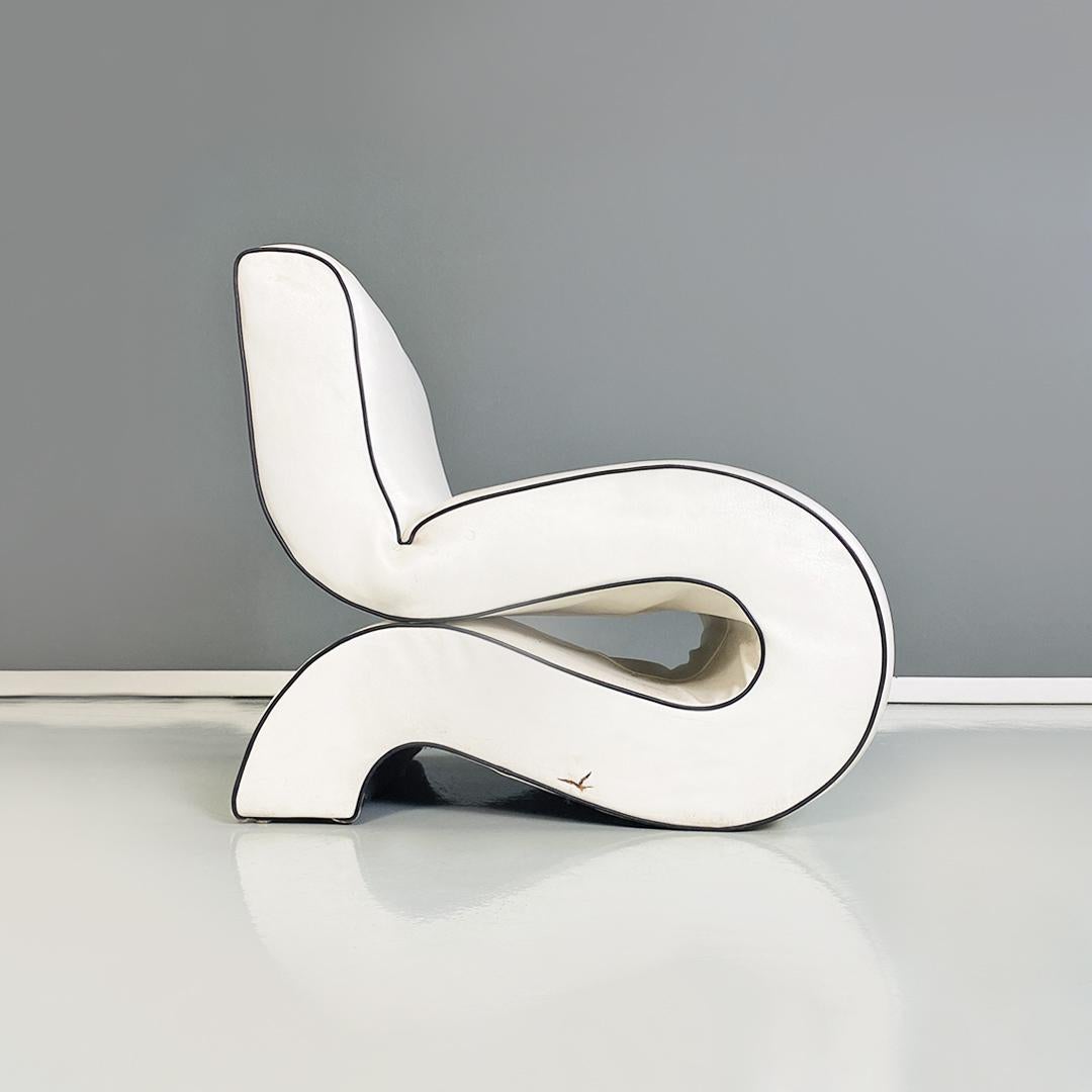 Italian Modern White Leather Curved Armchair by Augusto Betti for Habitat Faenza For Sale 1
