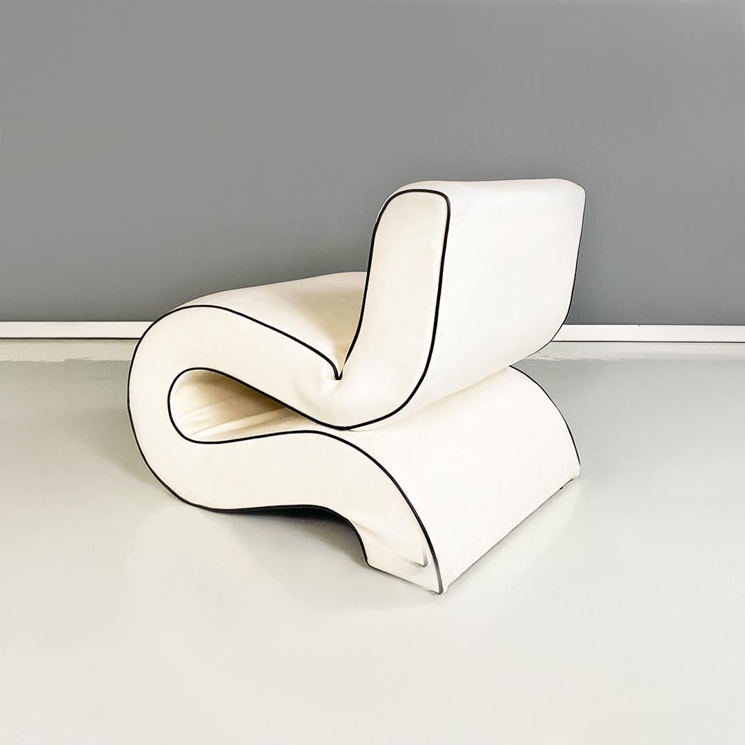 Italian Modern White Leather Curved Armchair by Augusto Betti for Habitat Faenza For Sale 4