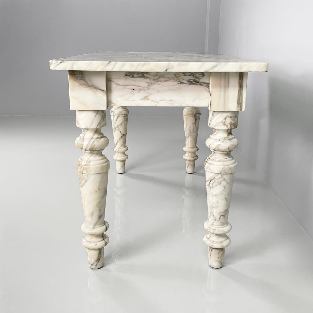 Table de salle à manger moderne italienne en marbre blanc Rilievo par Aldo Rossi, années 1980 Bon état - En vente à MIlano, IT