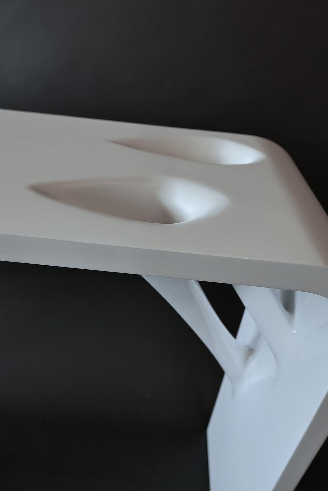 Italian Modern White Matte and Gloss Lacquer Console Pair, L'Opere e i Giorni In Excellent Condition In Hollywood, FL