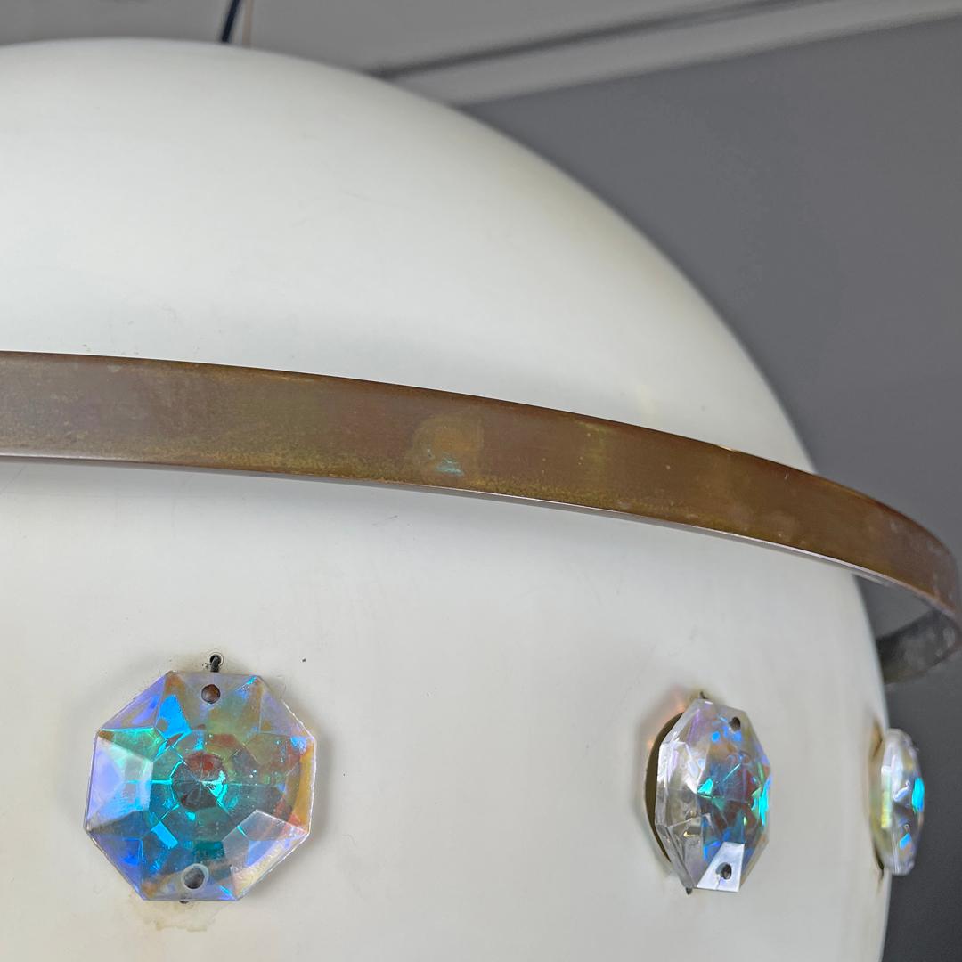 Lámpara de techo italiana moderna de metal blanco con aplicaciones de cristal reflectante Años 70 en venta 7