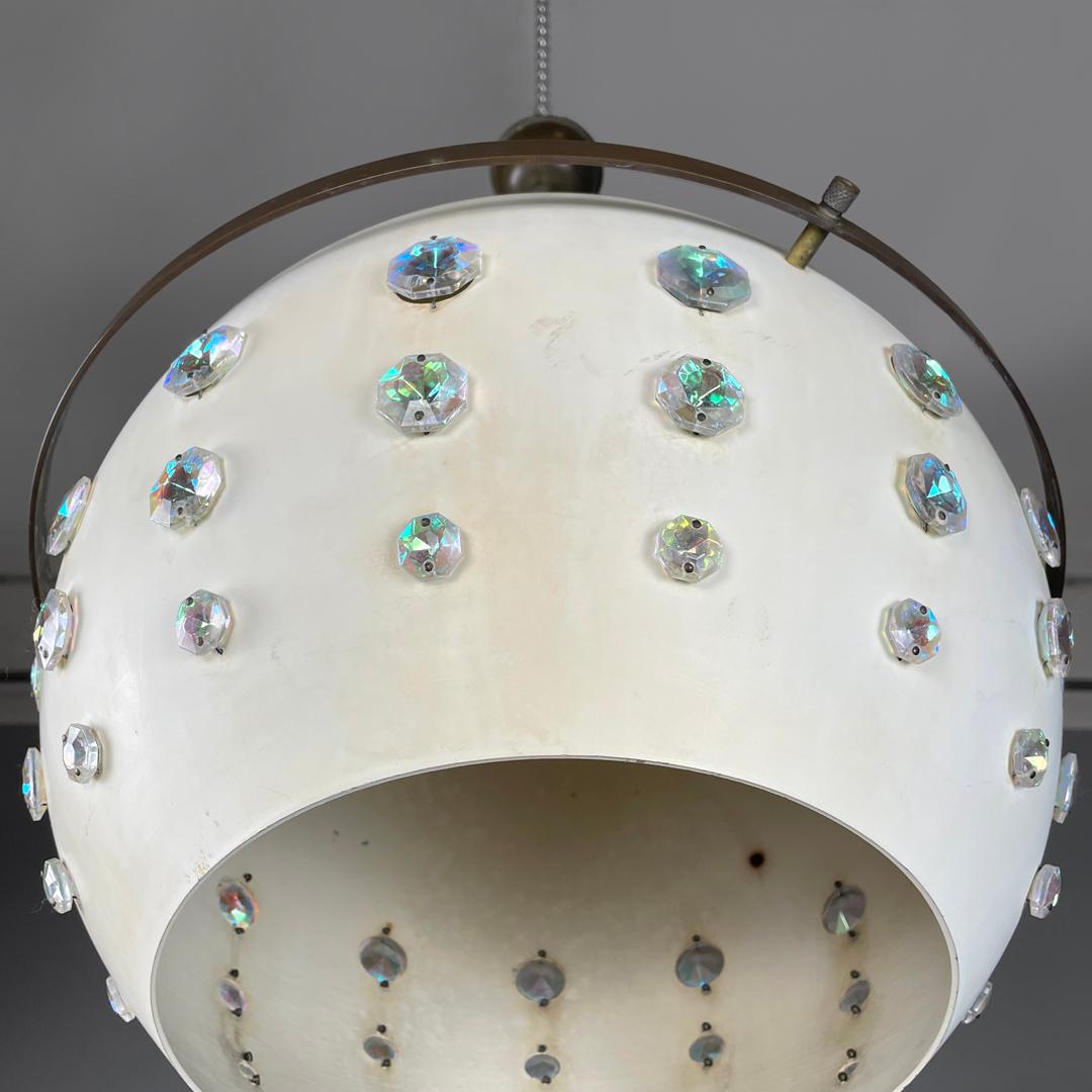Lámpara de techo italiana moderna de metal blanco con aplicaciones de cristal reflectante Años 70 en venta 12