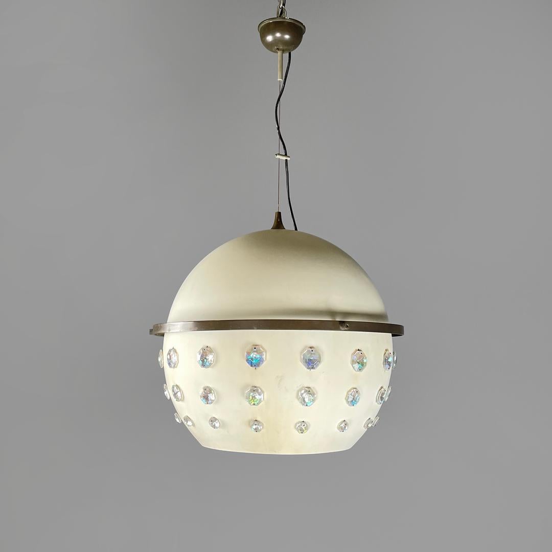 Lámpara de techo italiana moderna de metal blanco con aplicaciones de cristal reflectante Años 70 Moderno en venta