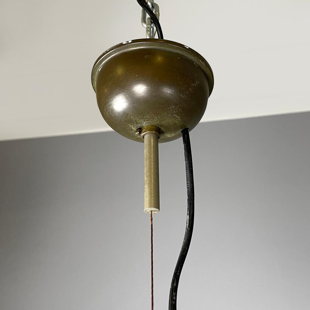 Lámpara de techo italiana moderna de metal blanco con aplicaciones de cristal reflectante Años 70 en venta 2