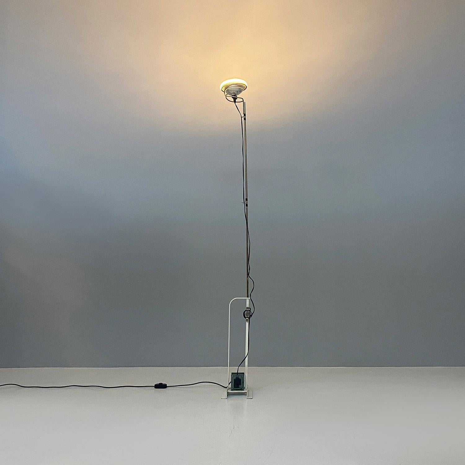 Italian modern white metal Toio floor lamp by Castiglioni Brothers, Flos, 1970s For Sale 1