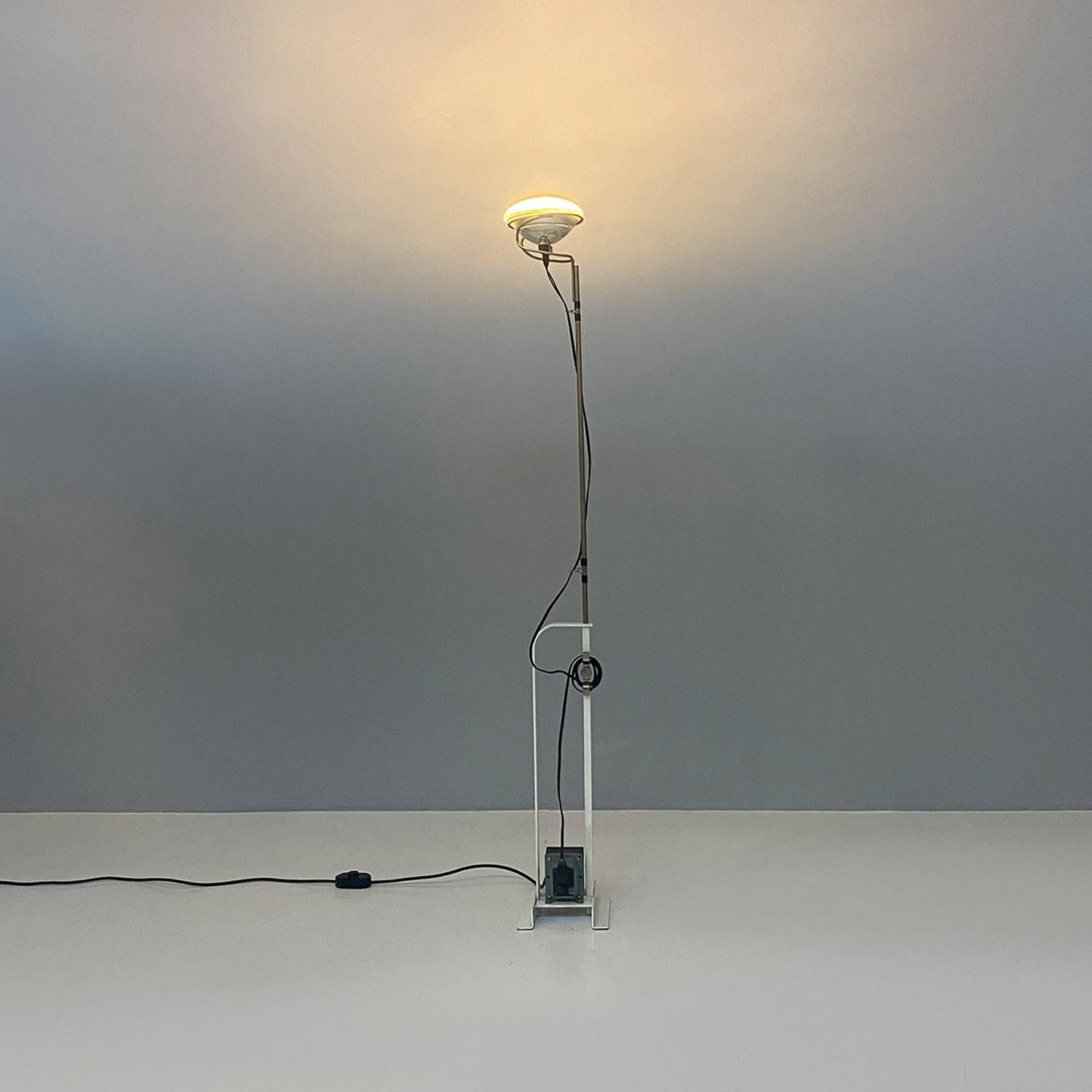 Italian modern white metal Toio floor lamp by Castiglioni Brothers, Flos, 1970s For Sale 2